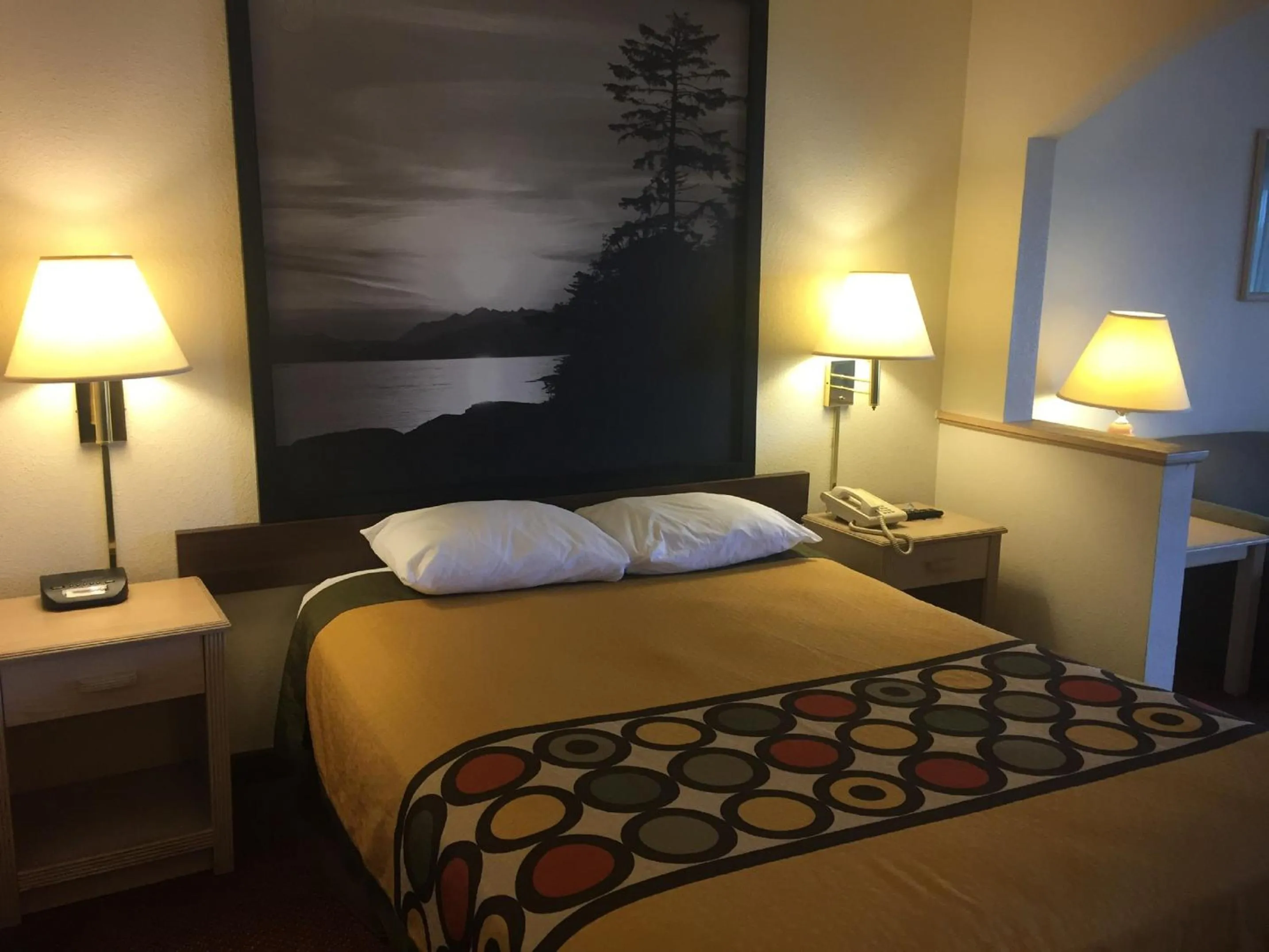 Queen Room - Smoking in Super 8 by Wyndham Jasper TX