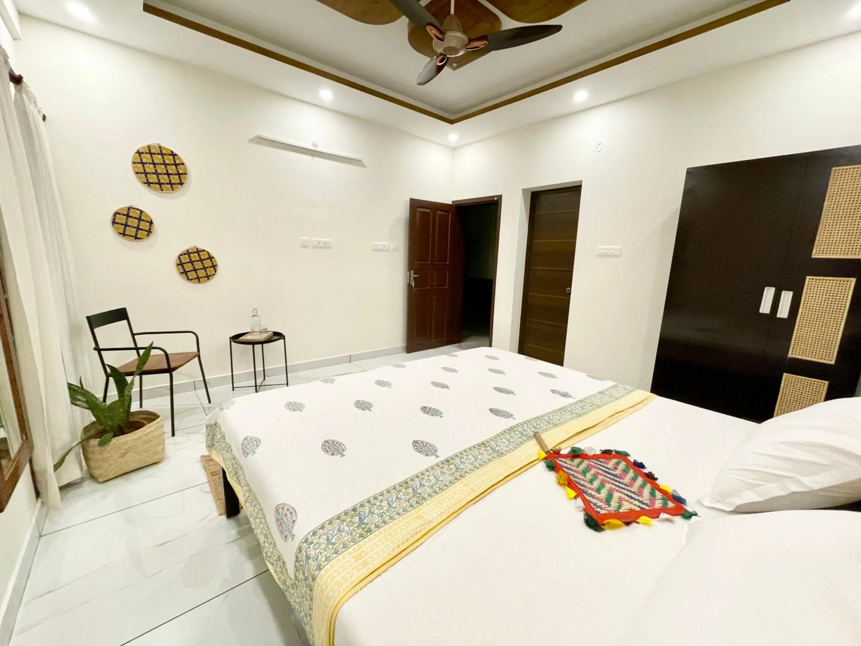 Photo of the whole room, Bed in Native by Cliff and Coral