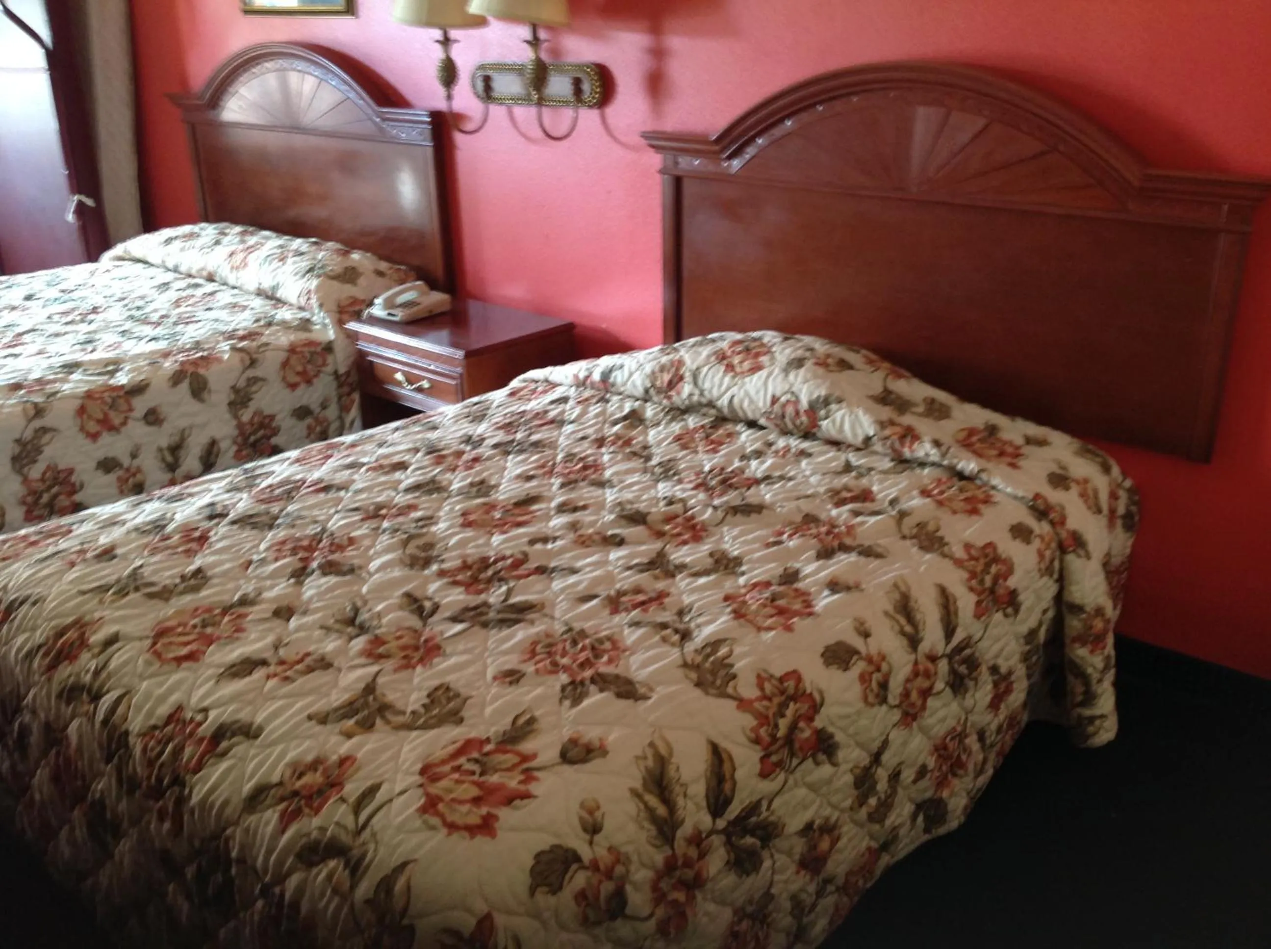 Bed in Executive Inn & Suites