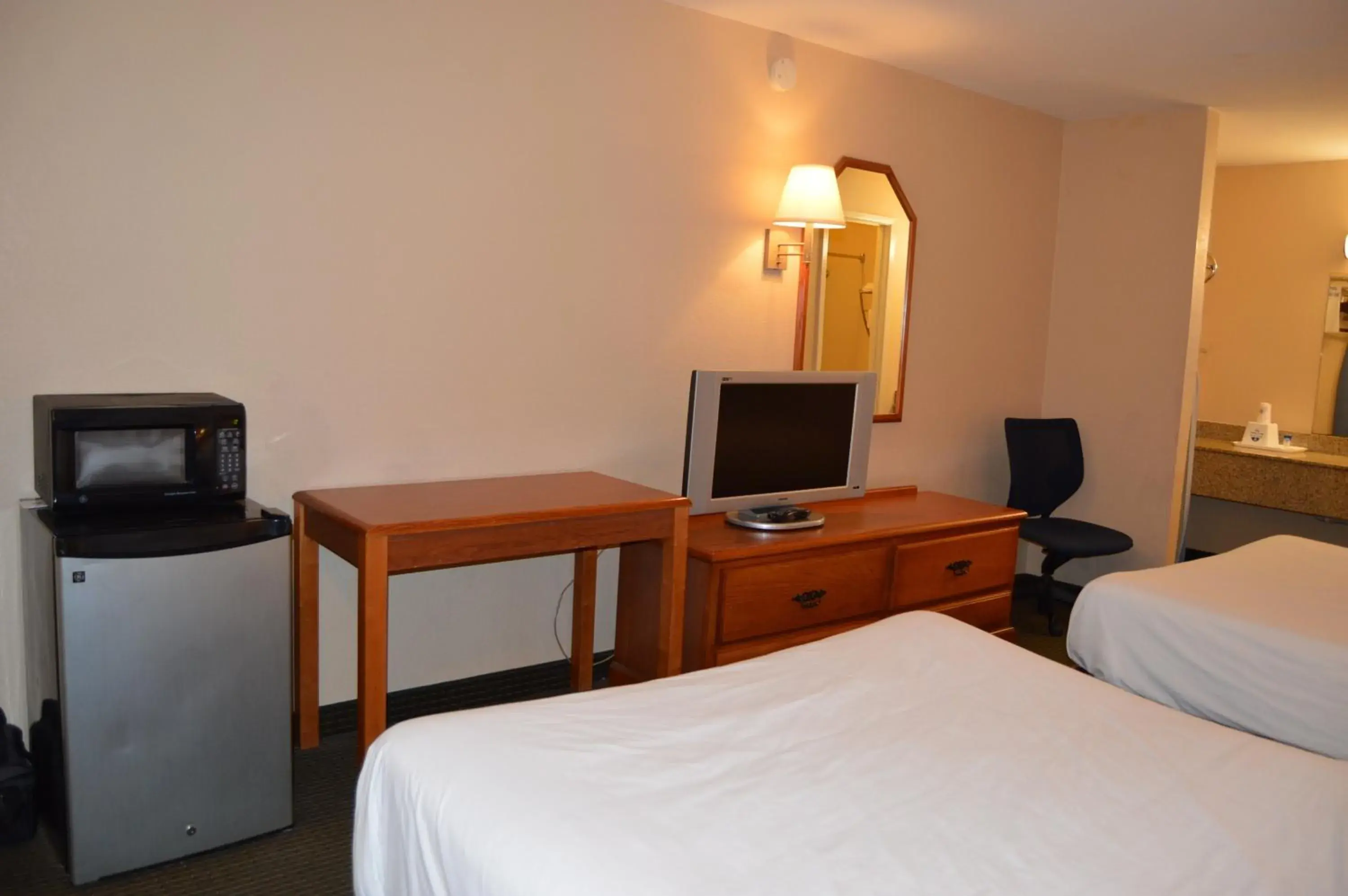 Bedroom, Bed in Americas Best Value Inn Gainesville TX Bedroom, Bed in Americas Best Value Inn Gainesville TX