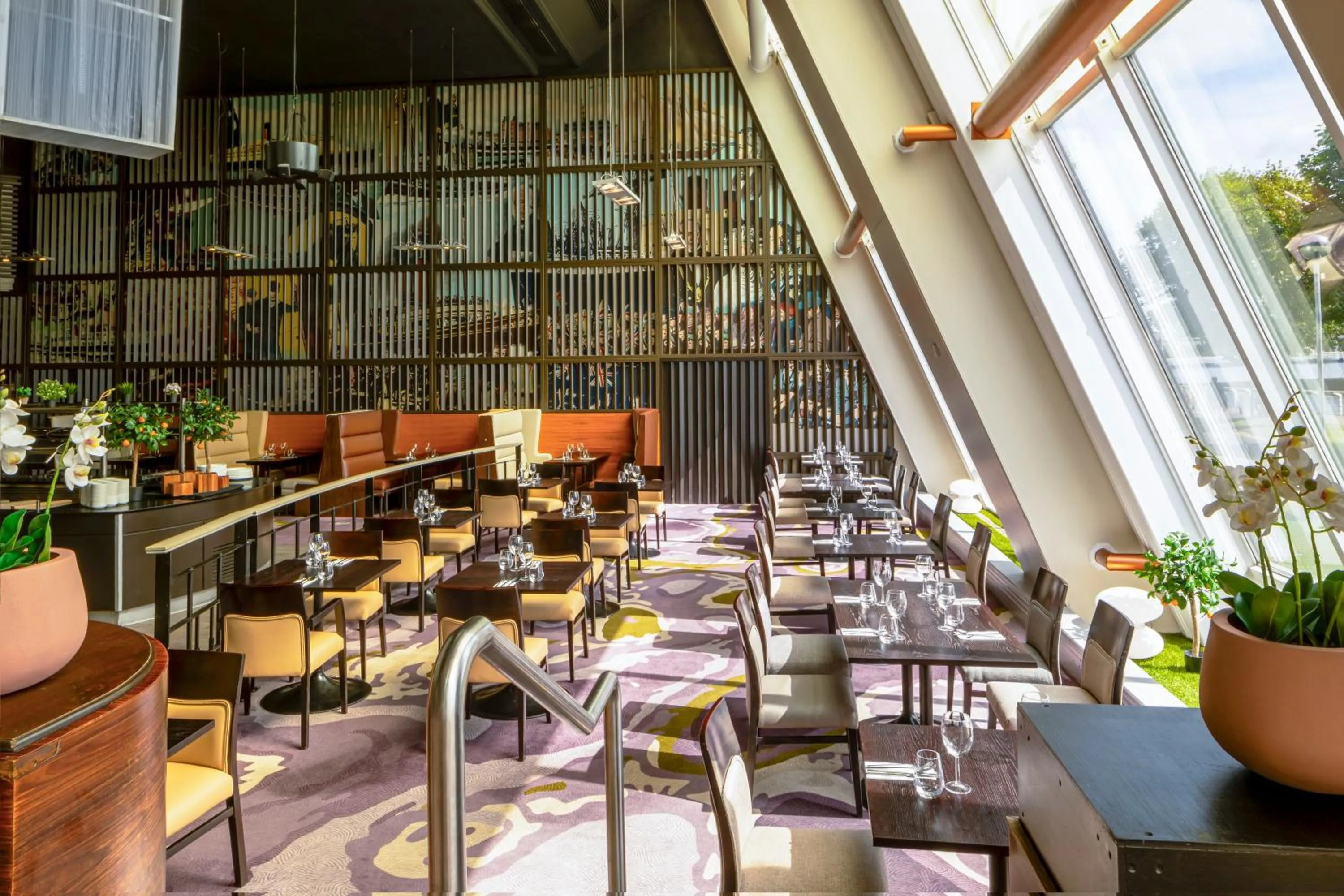 Restaurant/places to eat in Crowne Plaza Glasgow by IHG