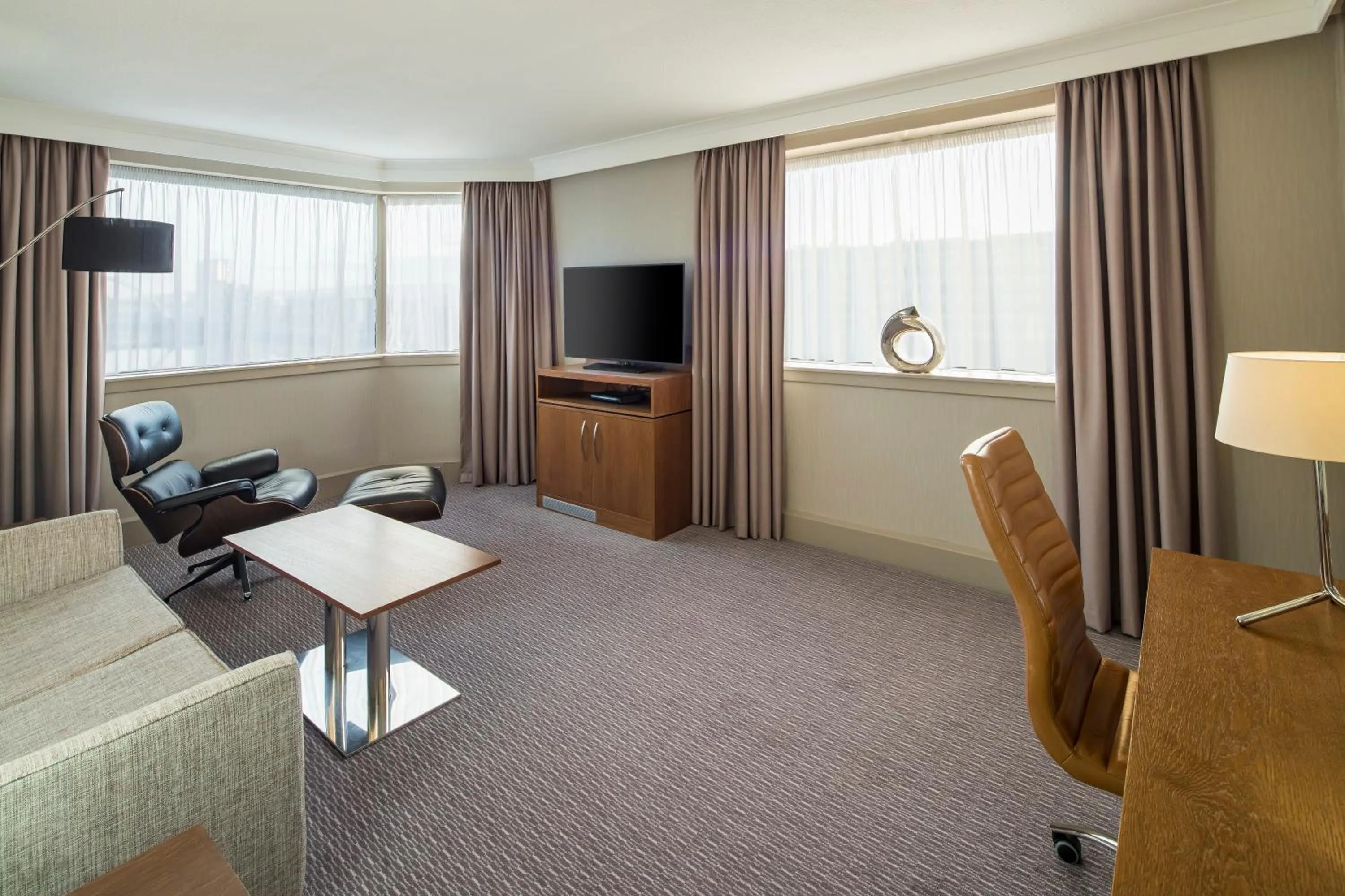 TV and multimedia in Crowne Plaza Glasgow by IHG