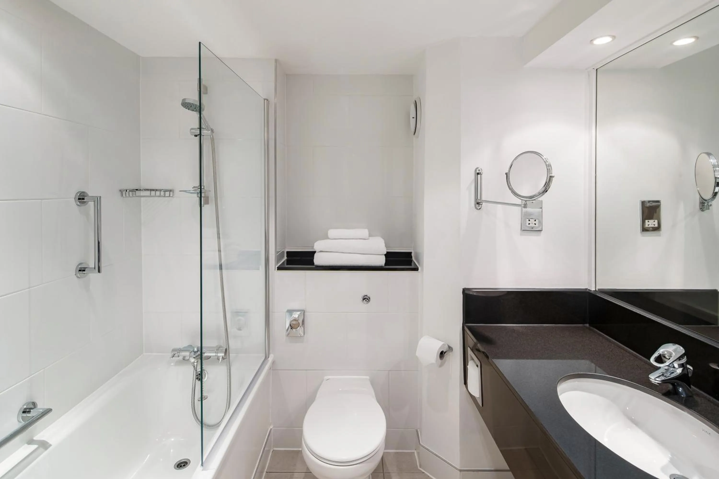 Bathroom in Crowne Plaza Glasgow by IHG