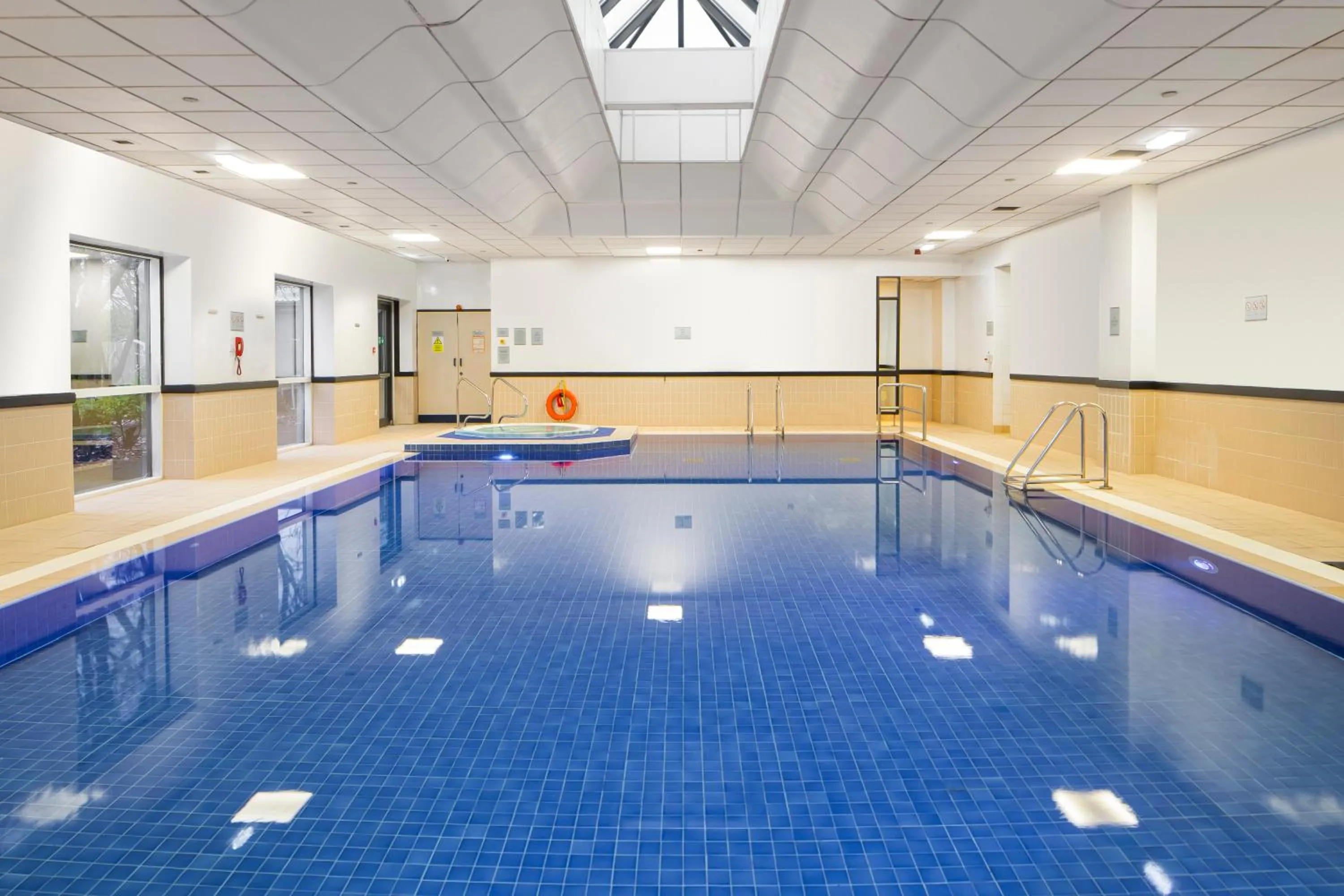 Swimming pool in Crowne Plaza Glasgow by IHG