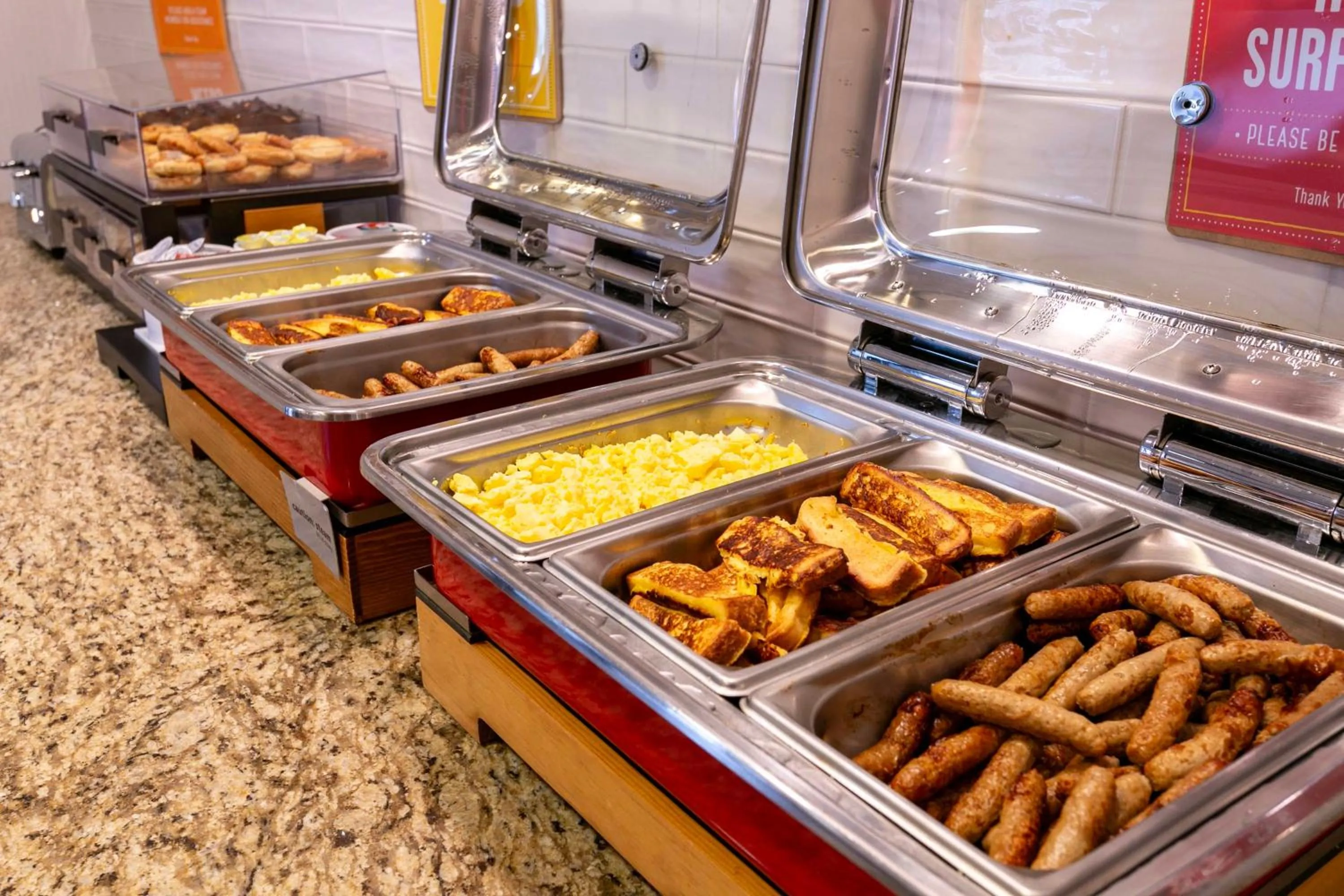 Breakfast in Hampton Inn & Suites Wilmington Christiana