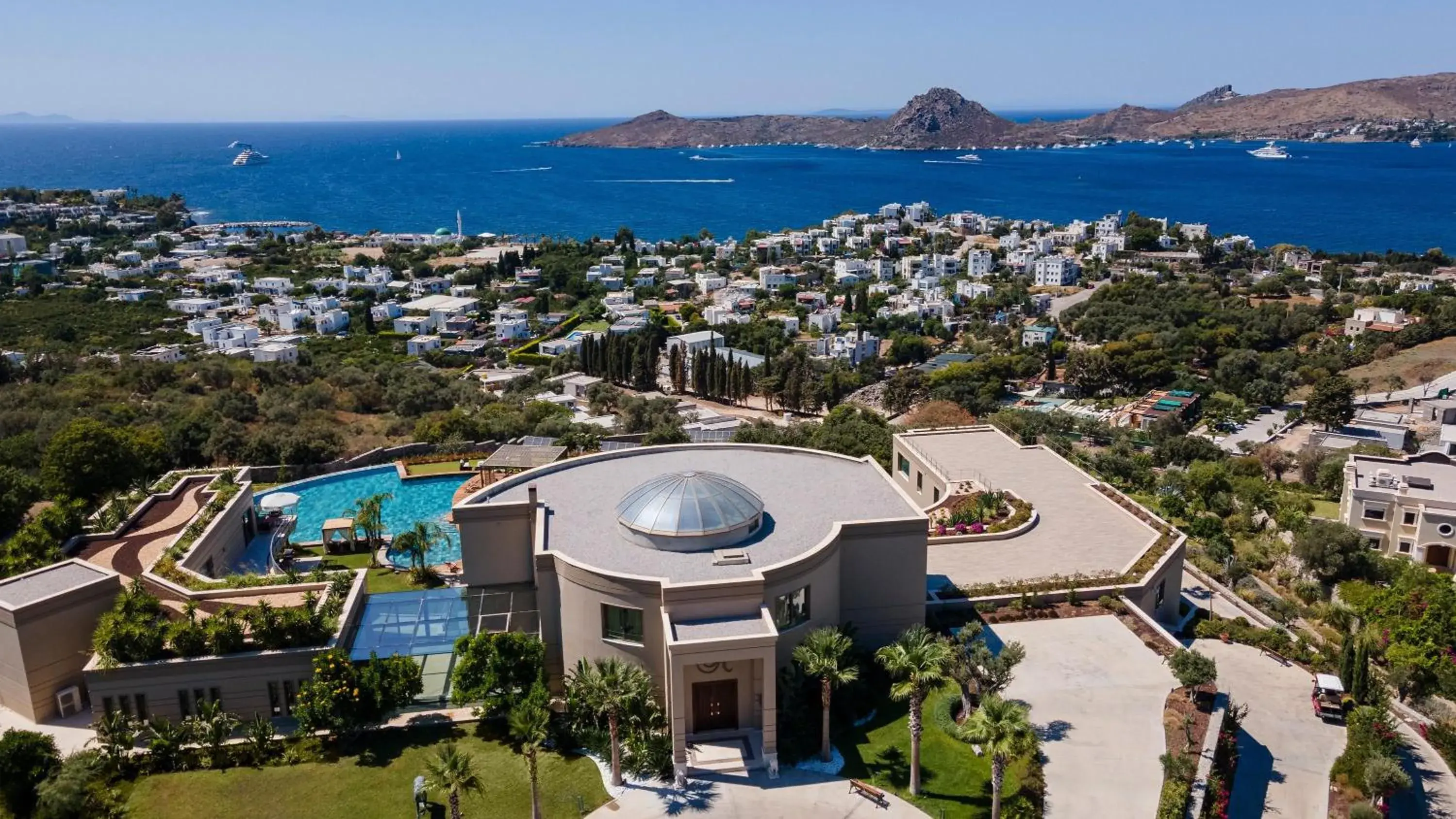 Property building in Ailla Yalıkavak Property building in Ailla Yalıkavak