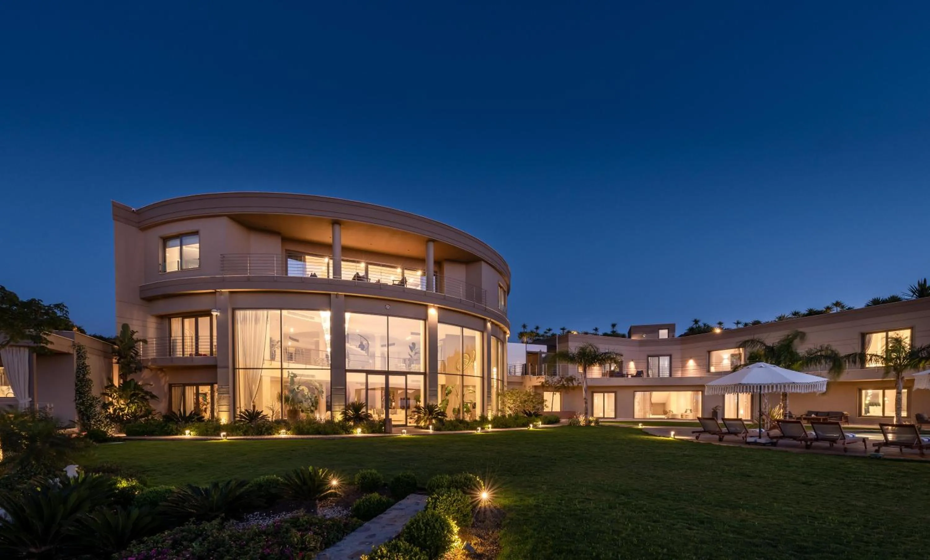 Property building in Ailla Yalıkavak