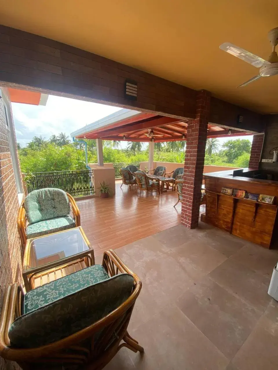 Restaurant/places to eat in White Sand Inn Restaurant/places to eat in White Sand Inn