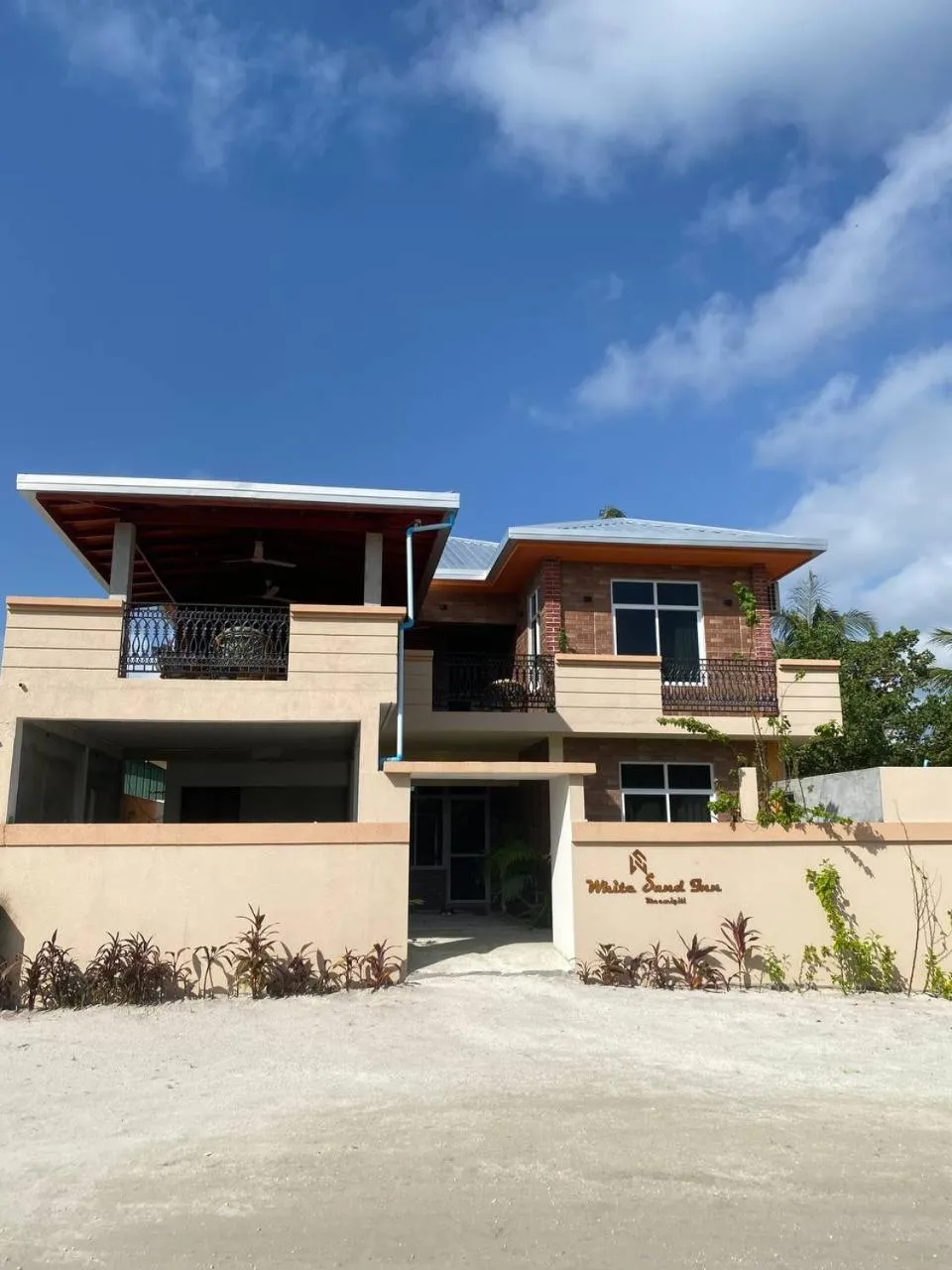 Property building in White Sand Inn