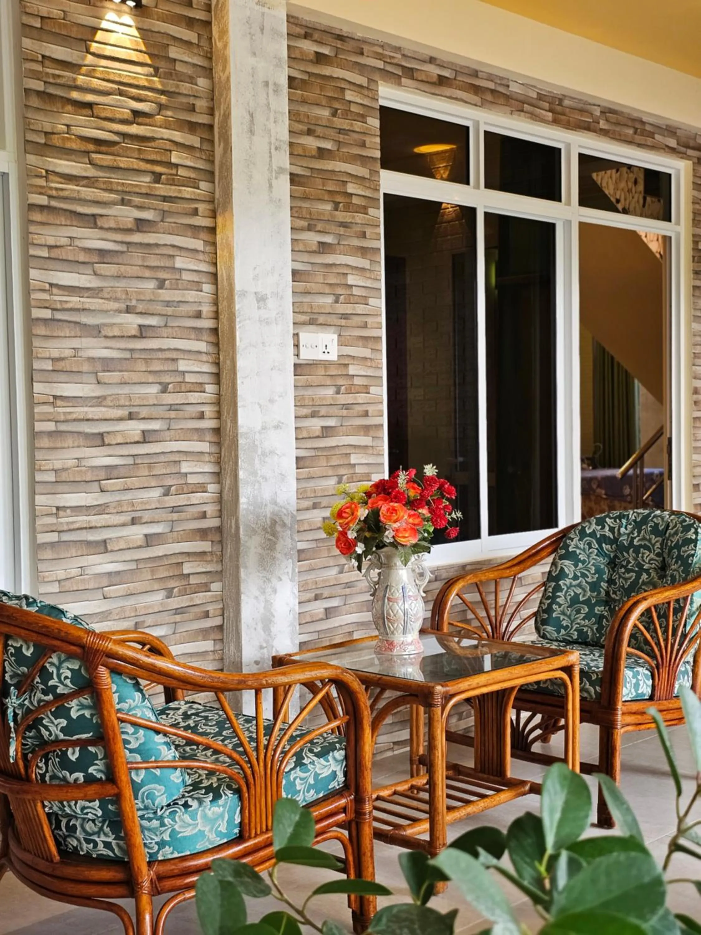 Seating area in White Sand Inn