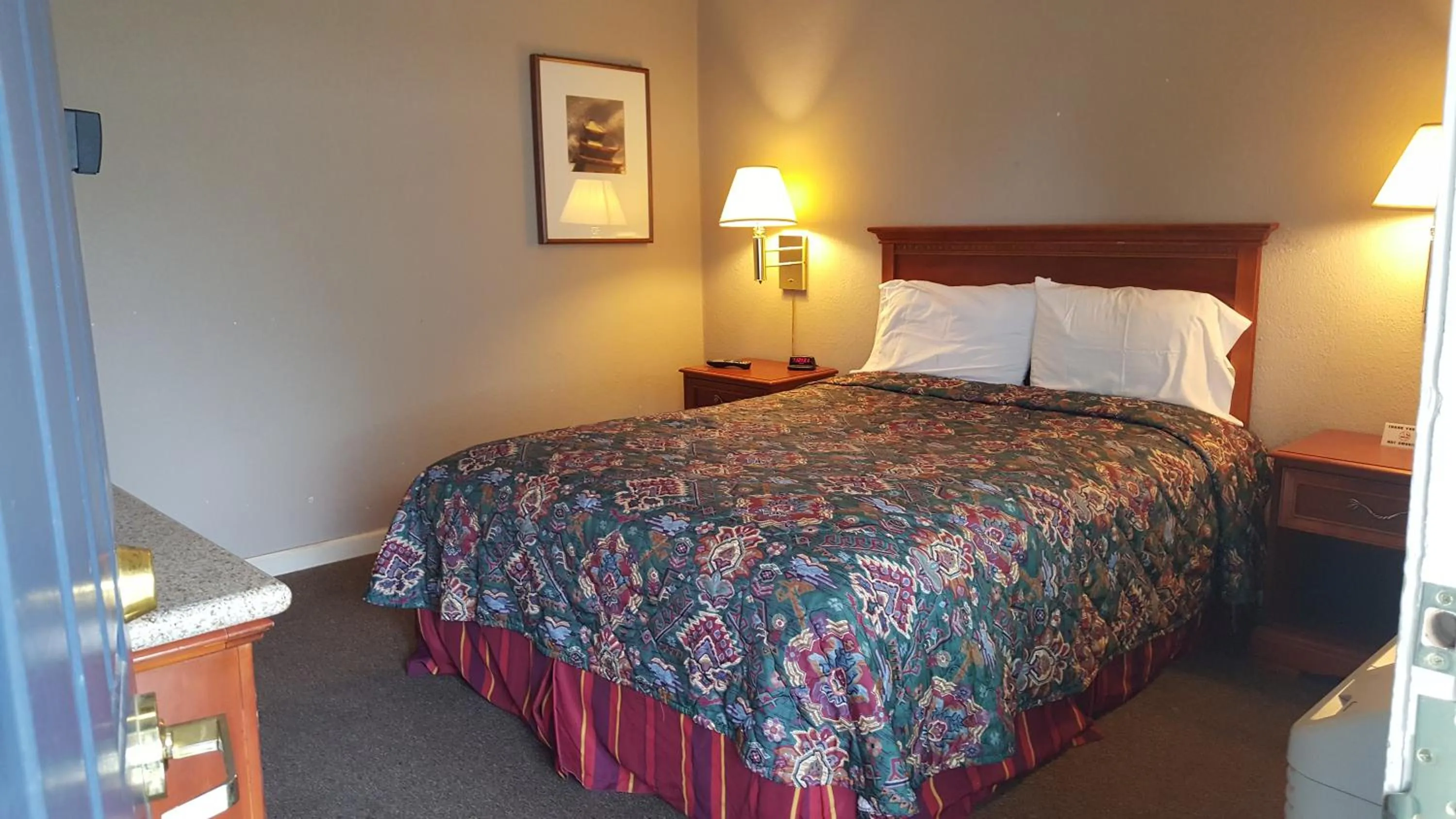 Bed in Pacific Motel