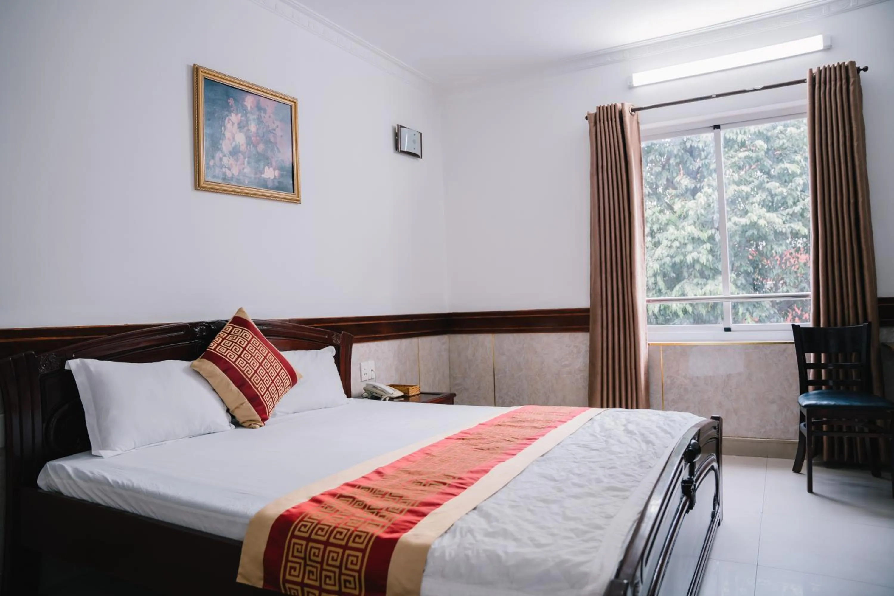 Bedroom, Bed in HUNG HUONG HOTEL
