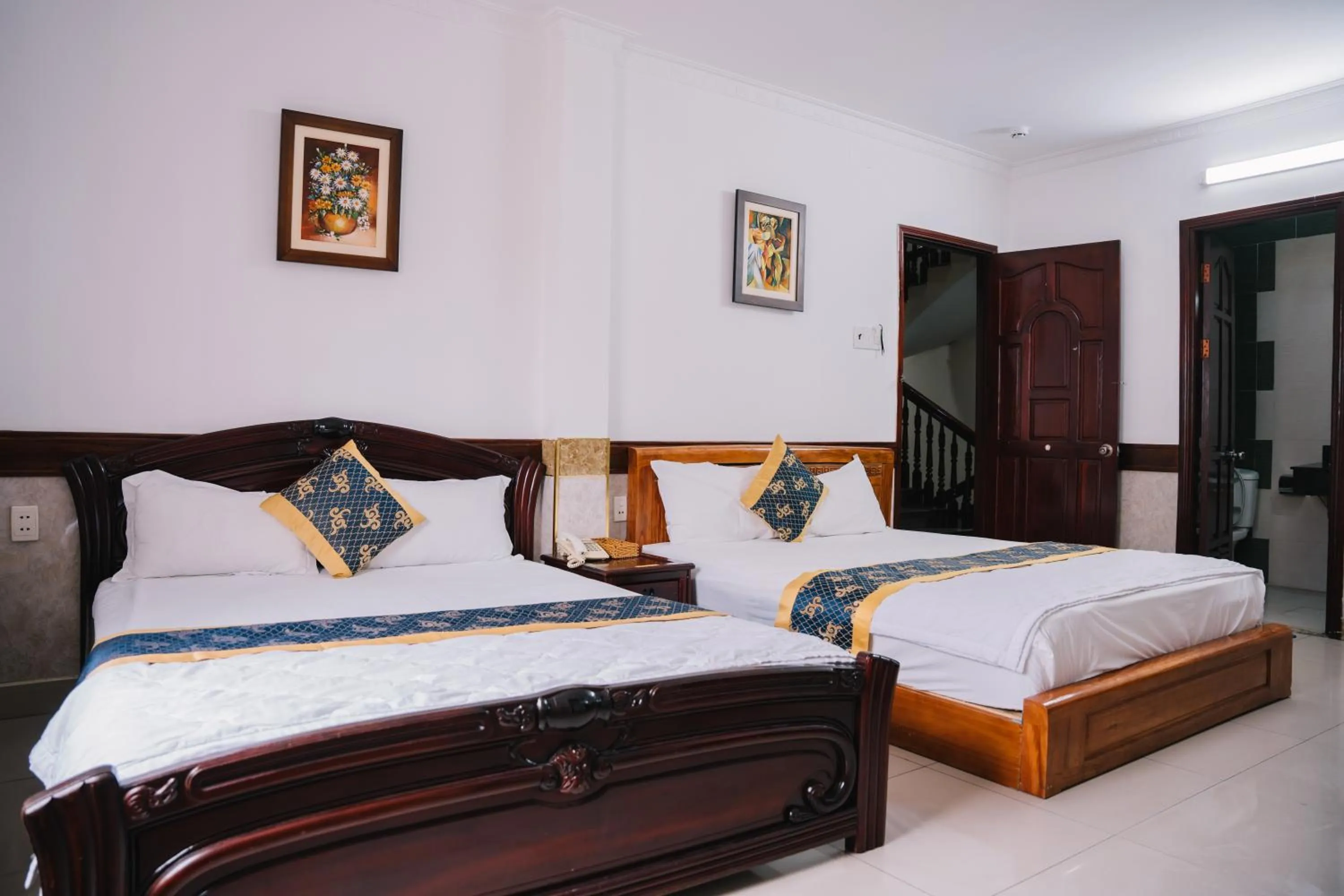 Bed in HUNG HUONG HOTEL