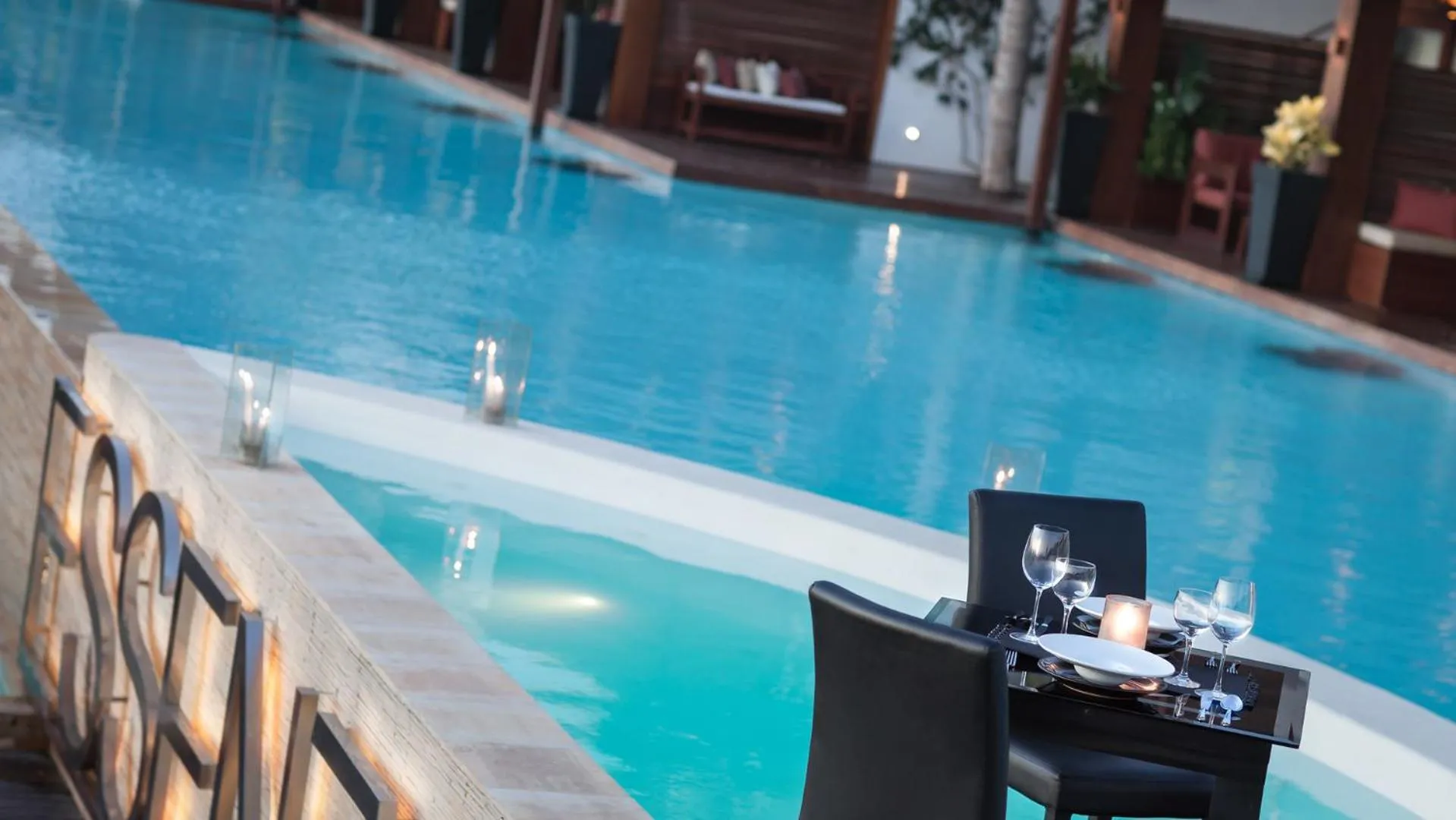 Swimming pool in Essenza Hotel