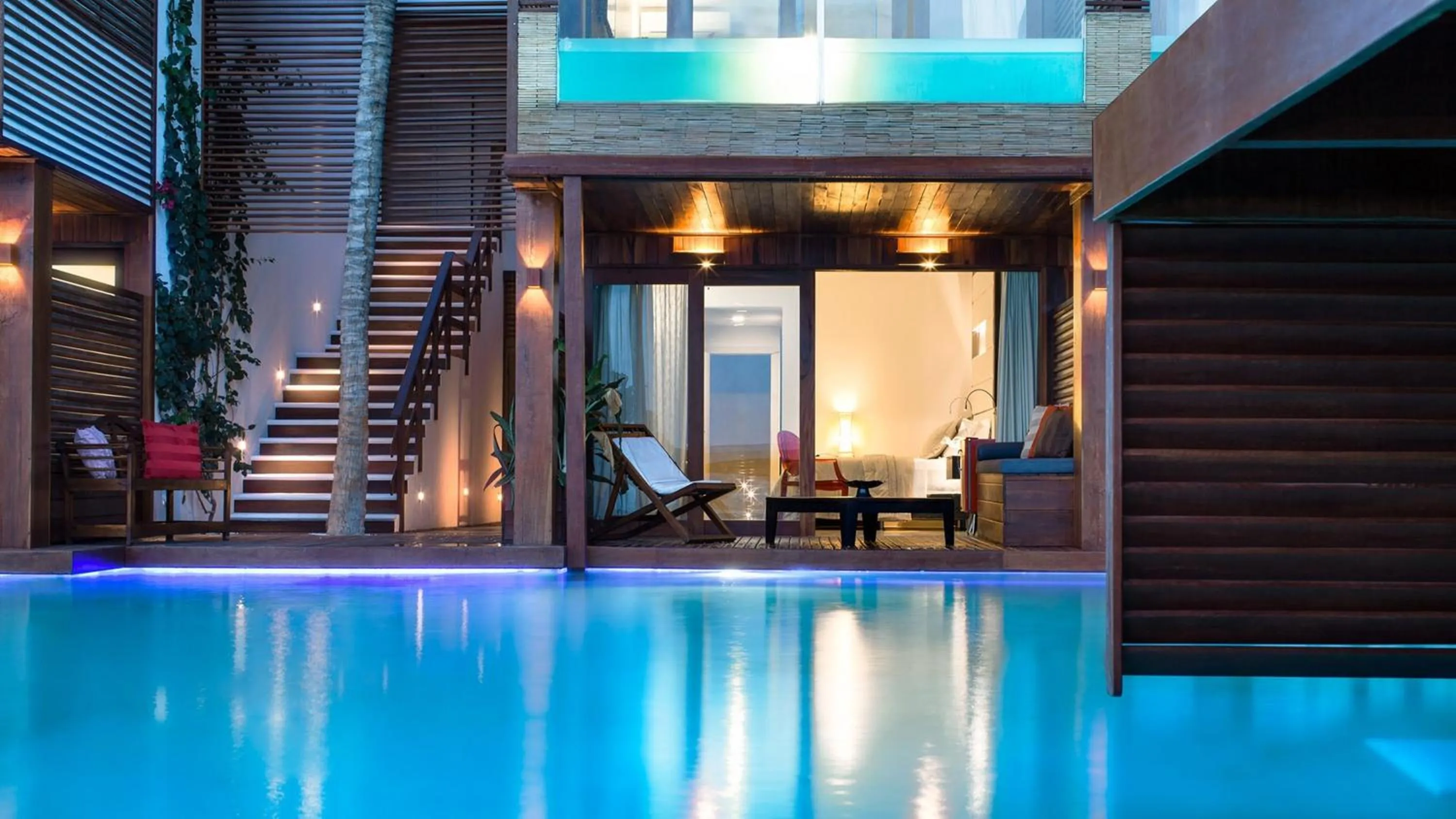 Swimming pool in Essenza Hotel