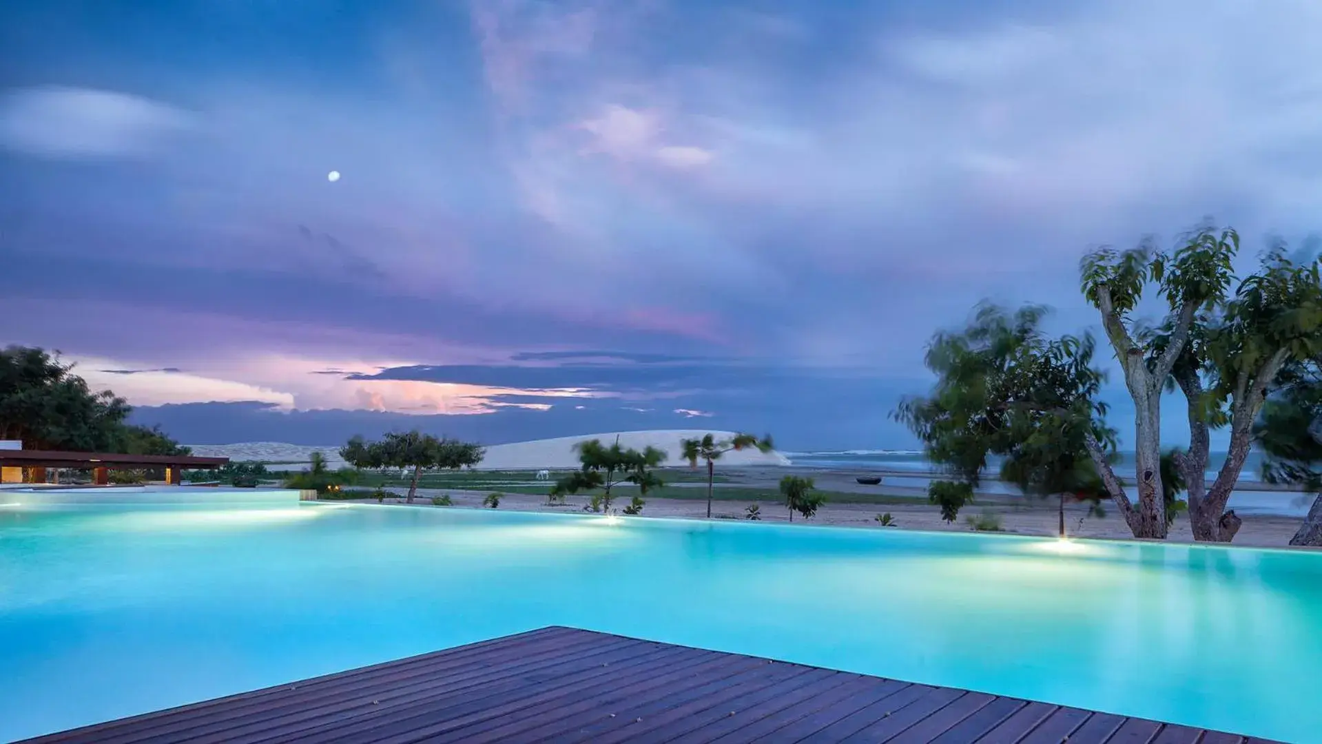 Swimming pool in Essenza Hotel Swimming pool in Essenza Hotel
