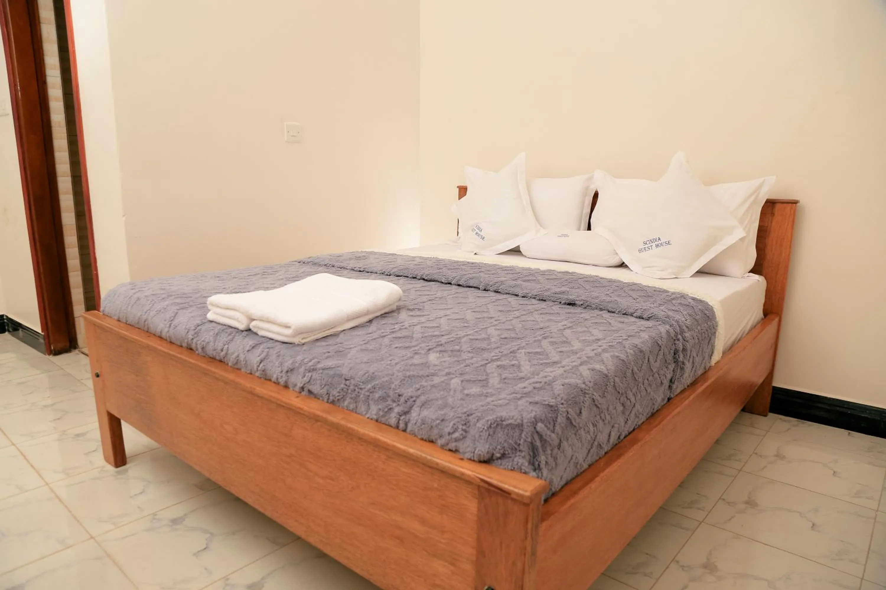 Bedroom, Bed in Scindia Suites hotel