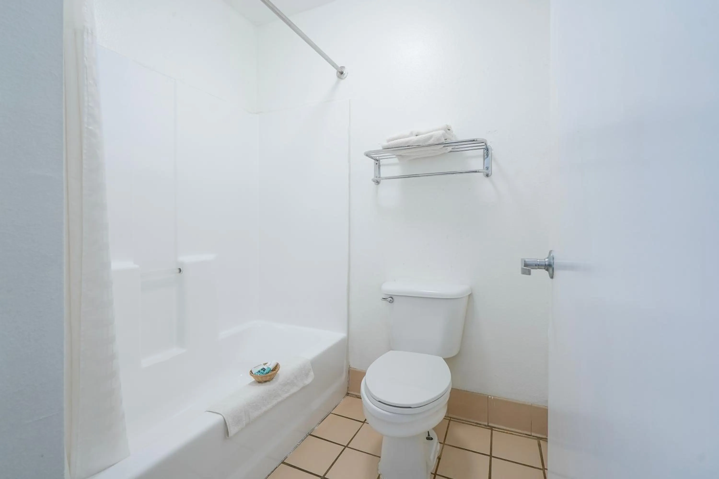 Bathroom in Budget inn by Oyo San Augustine