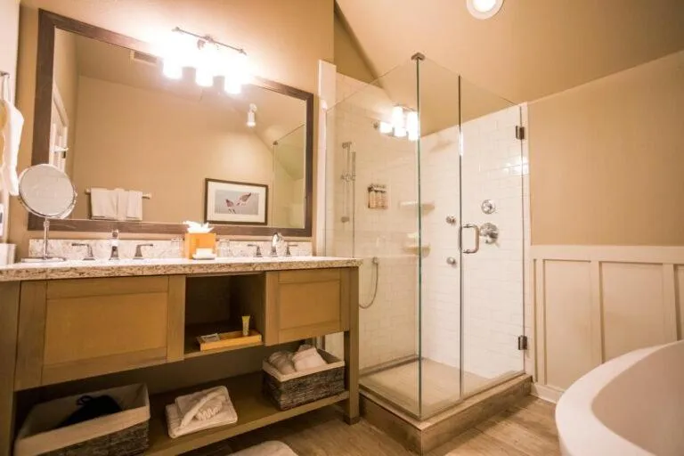 Shower in The Ocean Lodge