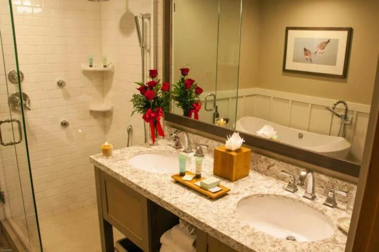 Shower in The Ocean Lodge