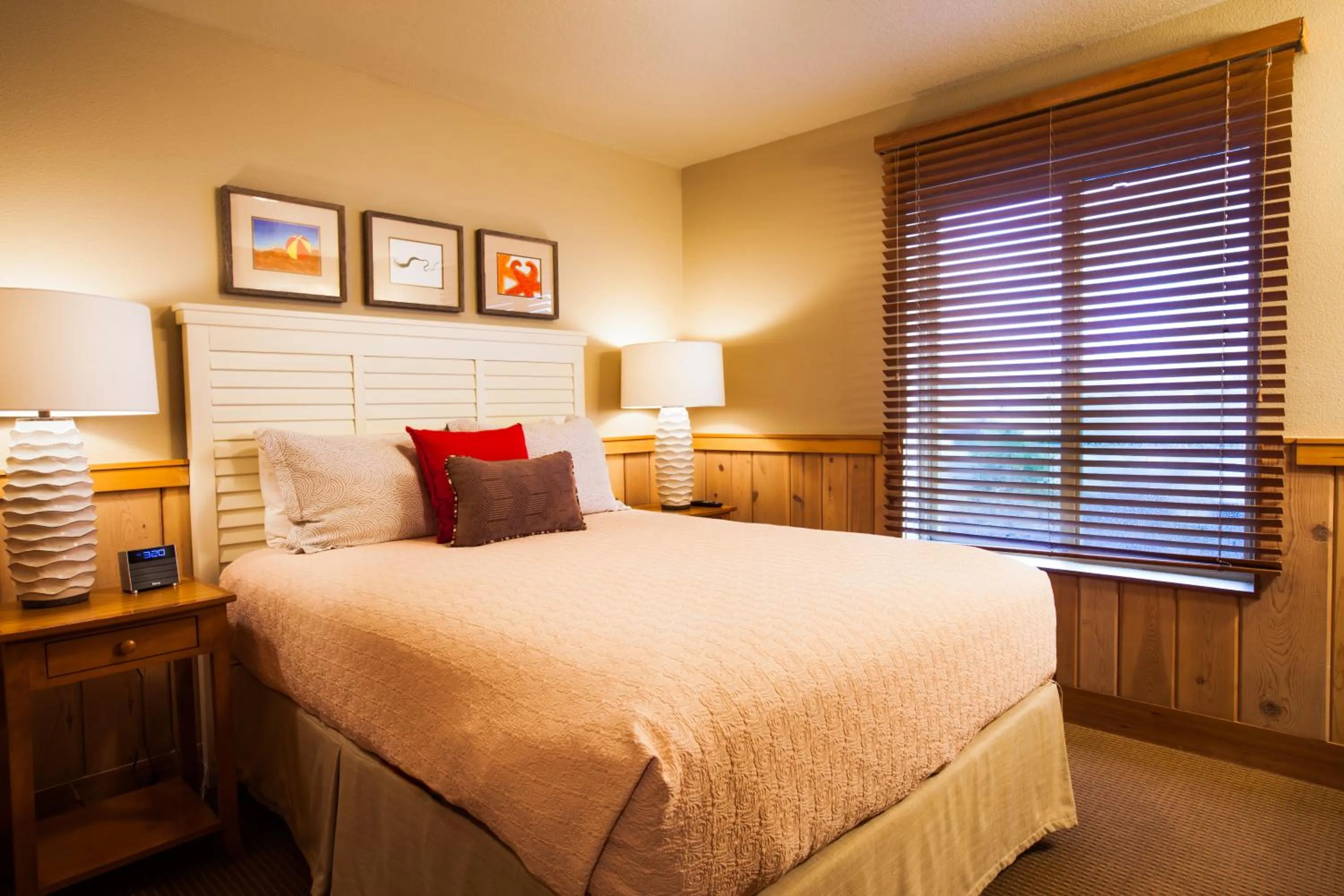 Bed in The Ocean Lodge