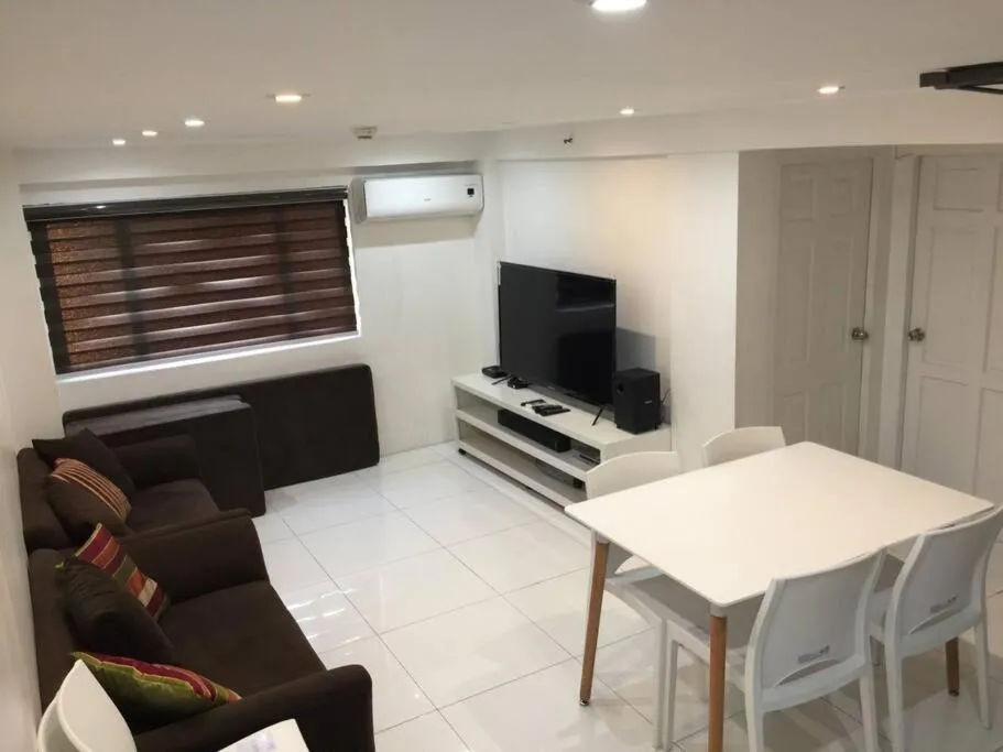 Renovated 2br 2tb Wifi/Netflix very near Mall QC