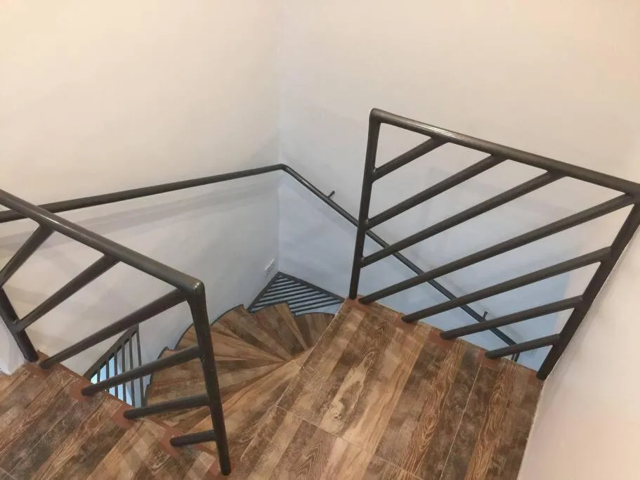 Renovated 2br 2tb Wifi/Netflix very near Mall QC