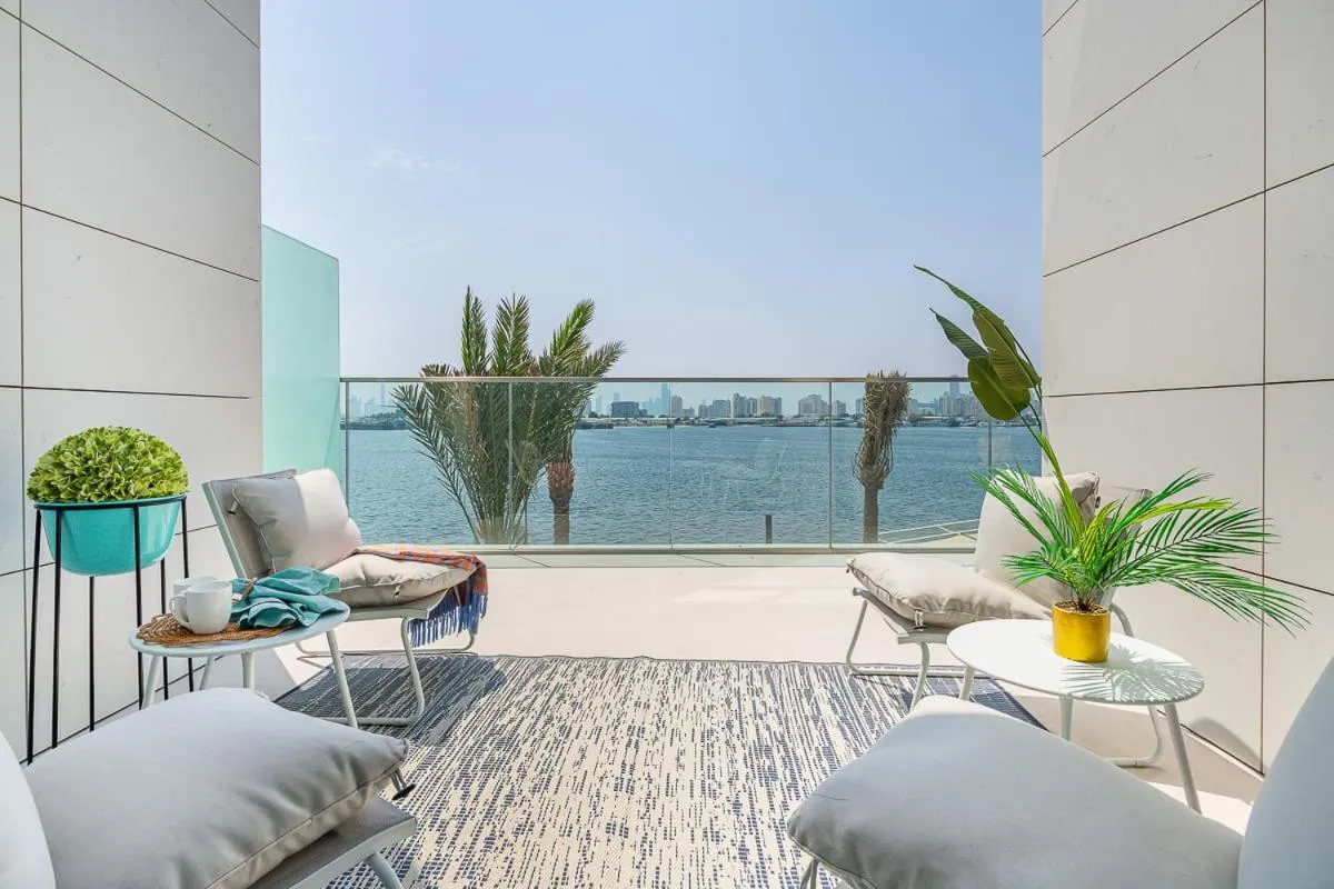 Balcony/Terrace in Frank Porter - The Grand