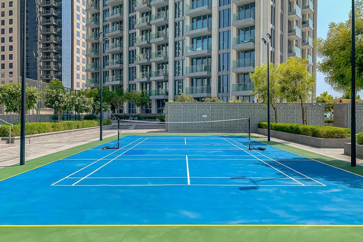 Tennis court in Frank Porter - The Grand