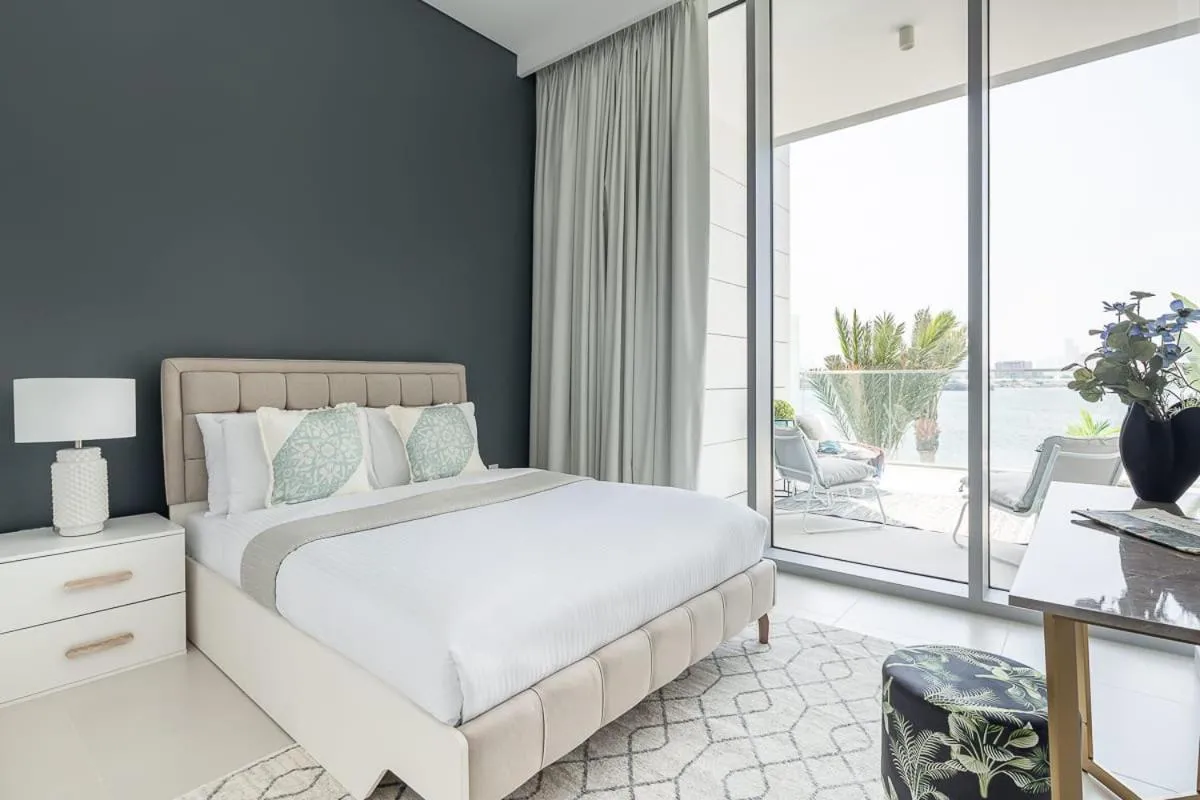 Bed in Frank Porter - The Grand