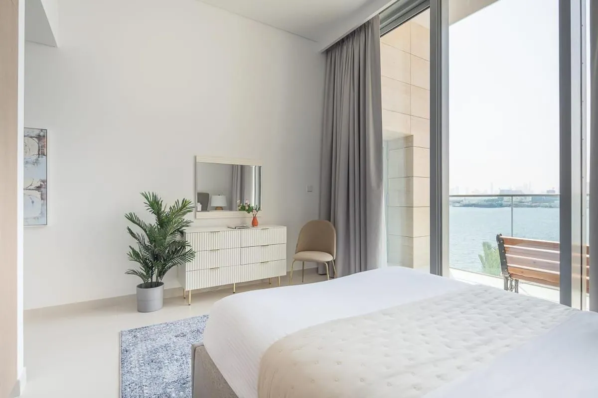 Bed in Frank Porter - The Grand