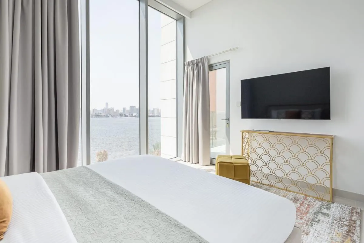 Bed in Frank Porter - The Grand
