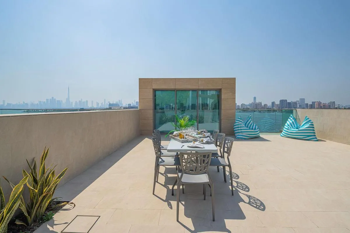 Balcony/Terrace in Frank Porter - The Grand