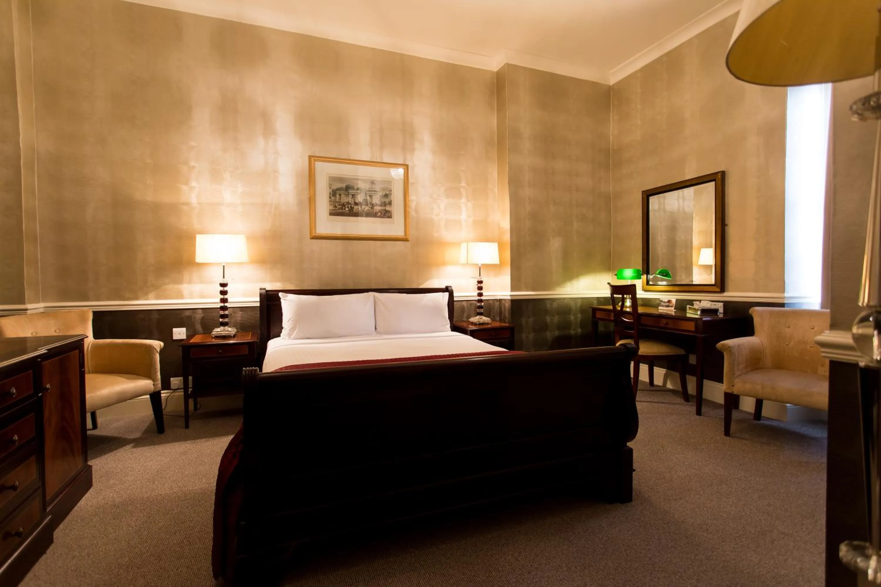 Bedroom, Bed in The Clarendon Hotel