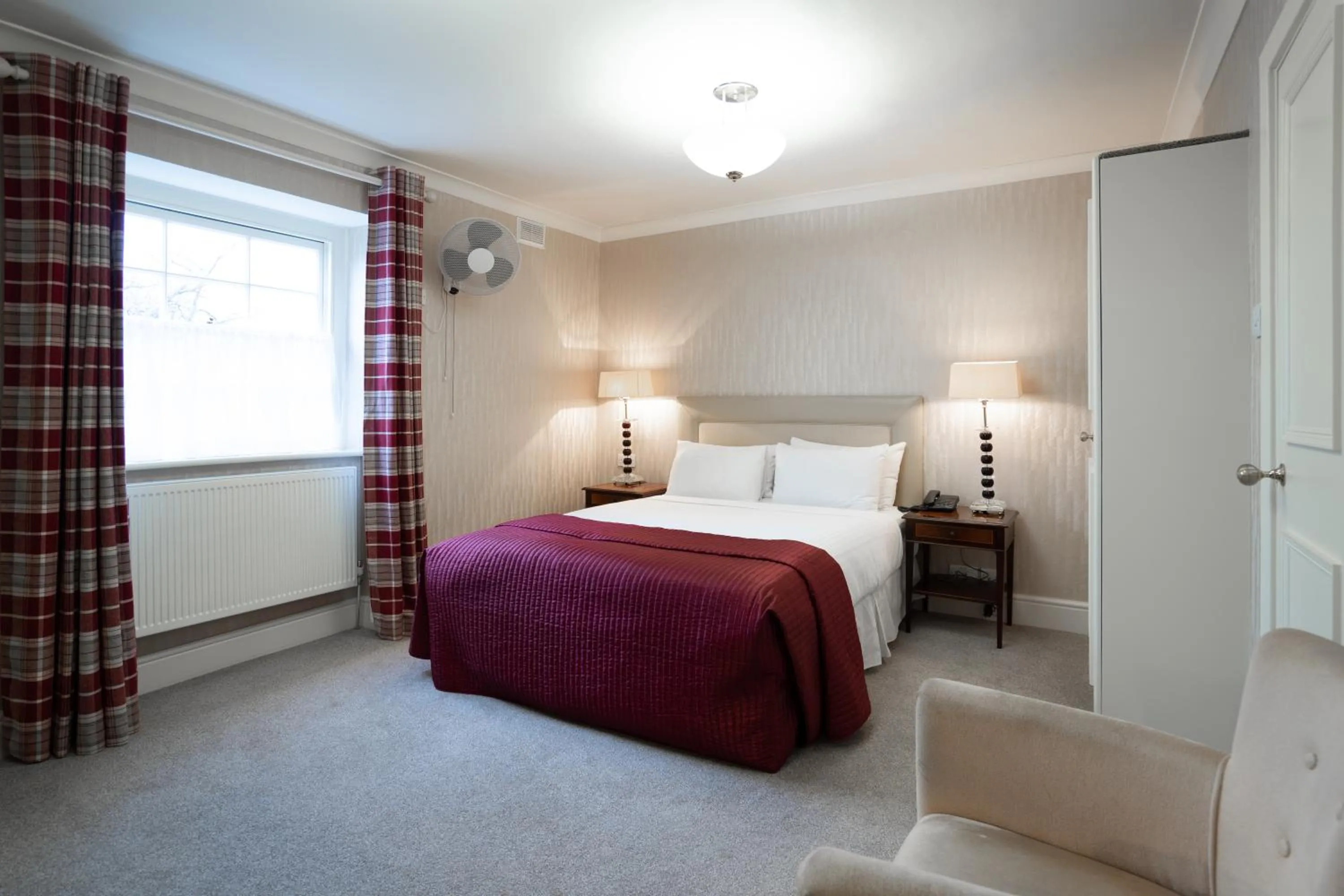 Bedroom, Bed in The Clarendon Hotel