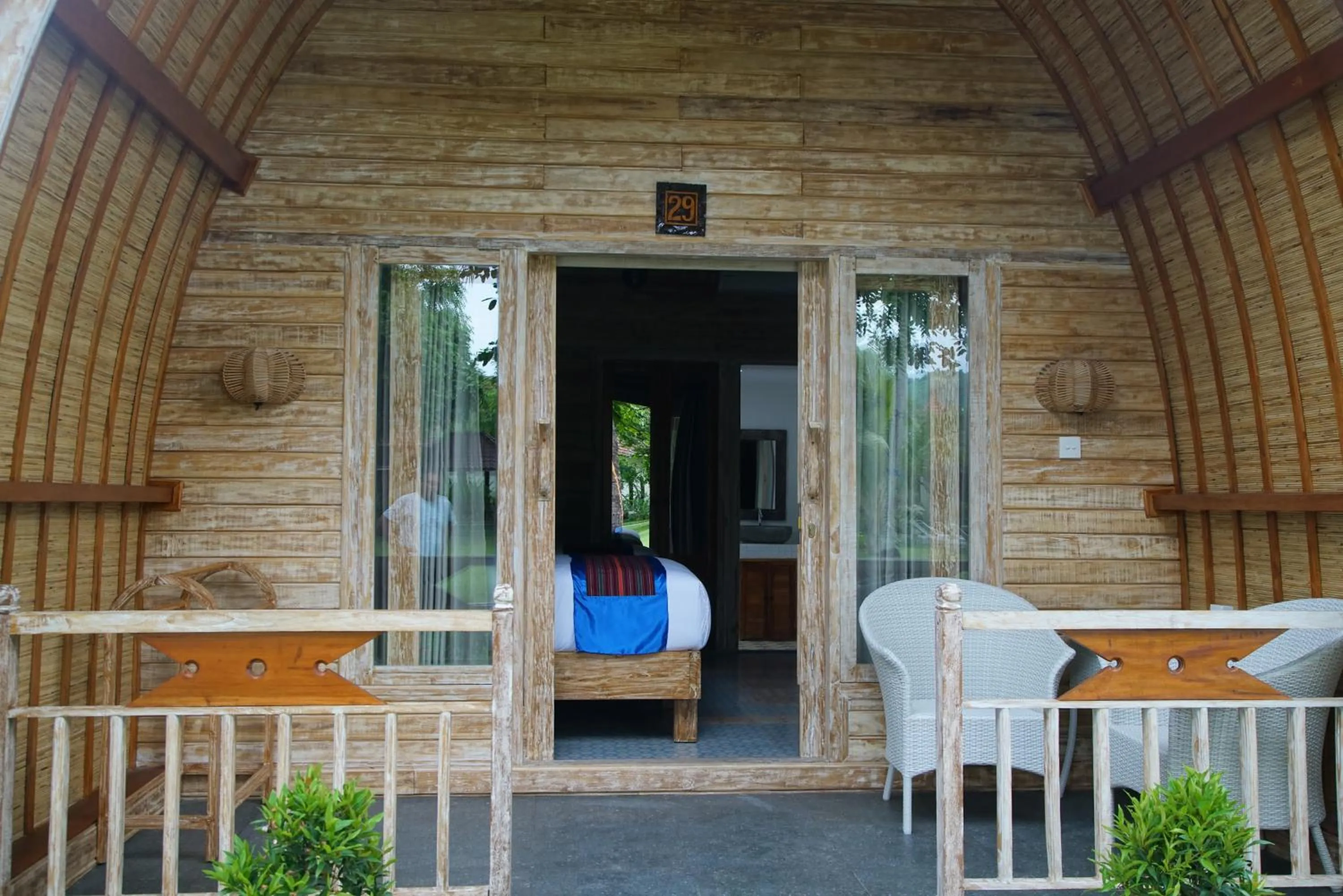 Puri Rinjani Bungalows & Hostel