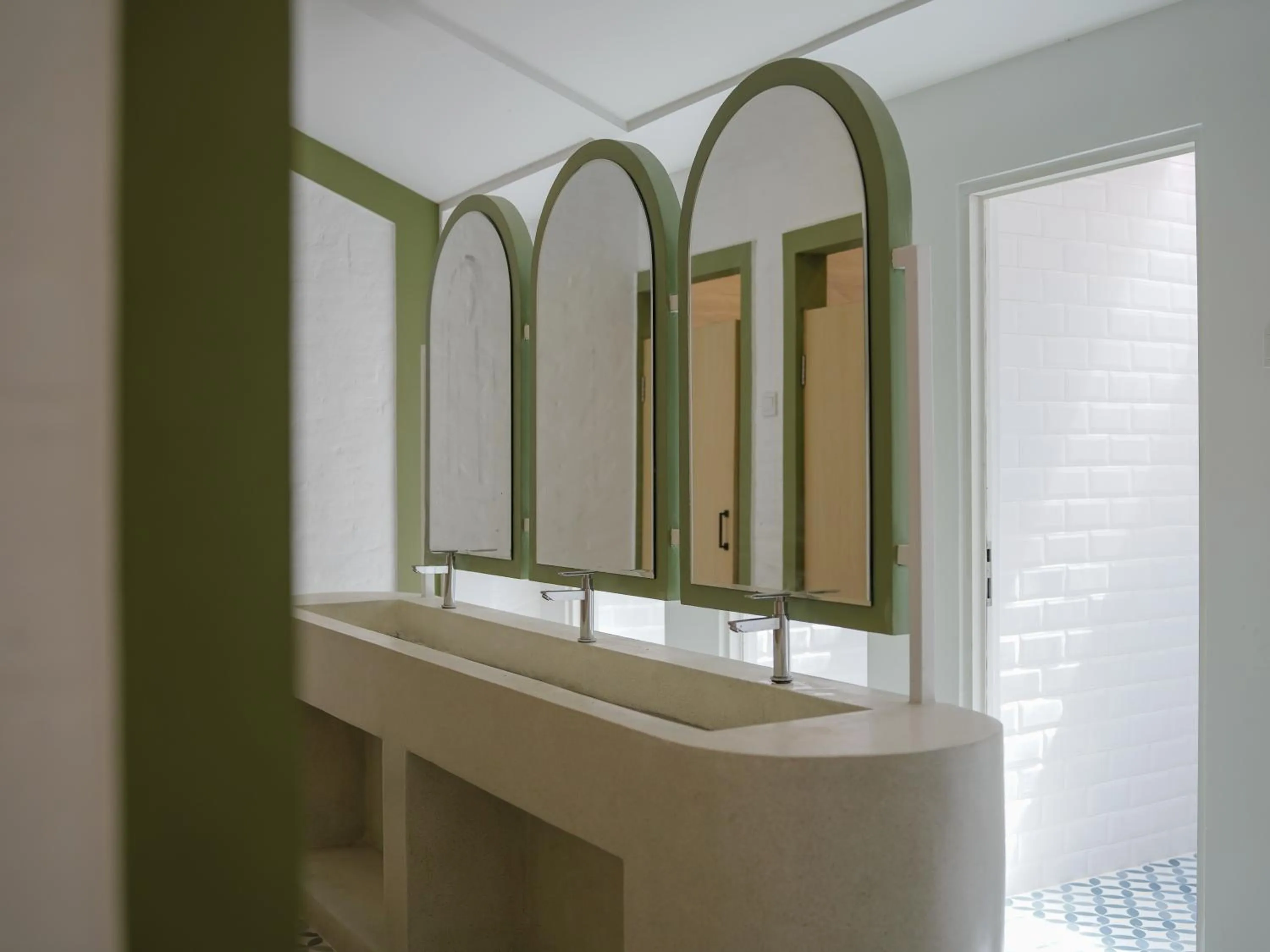 Puri Rinjani Bungalows & Hostel