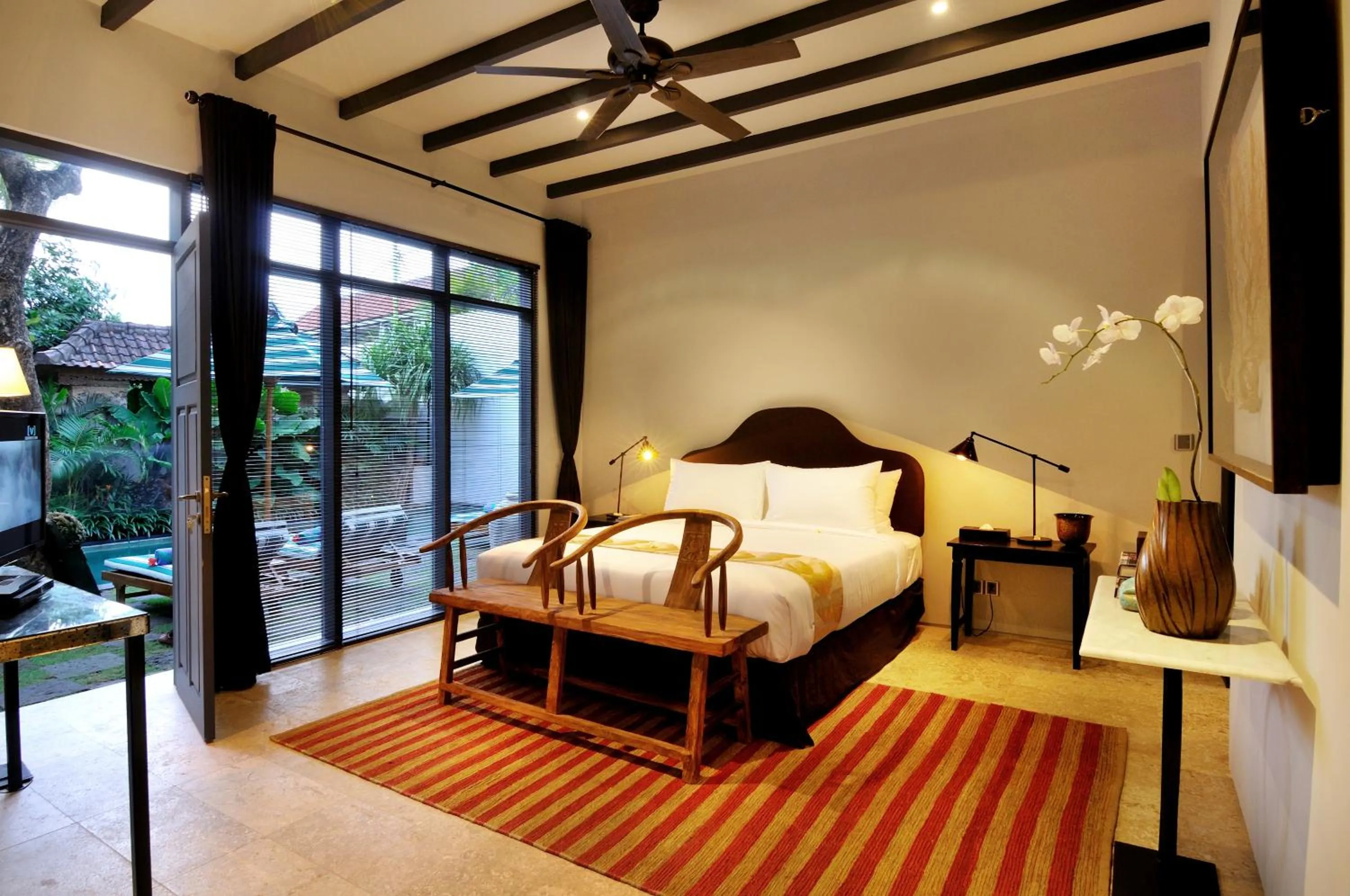 Room & Vespa 1 - Stay Central Seminyak Near Beach