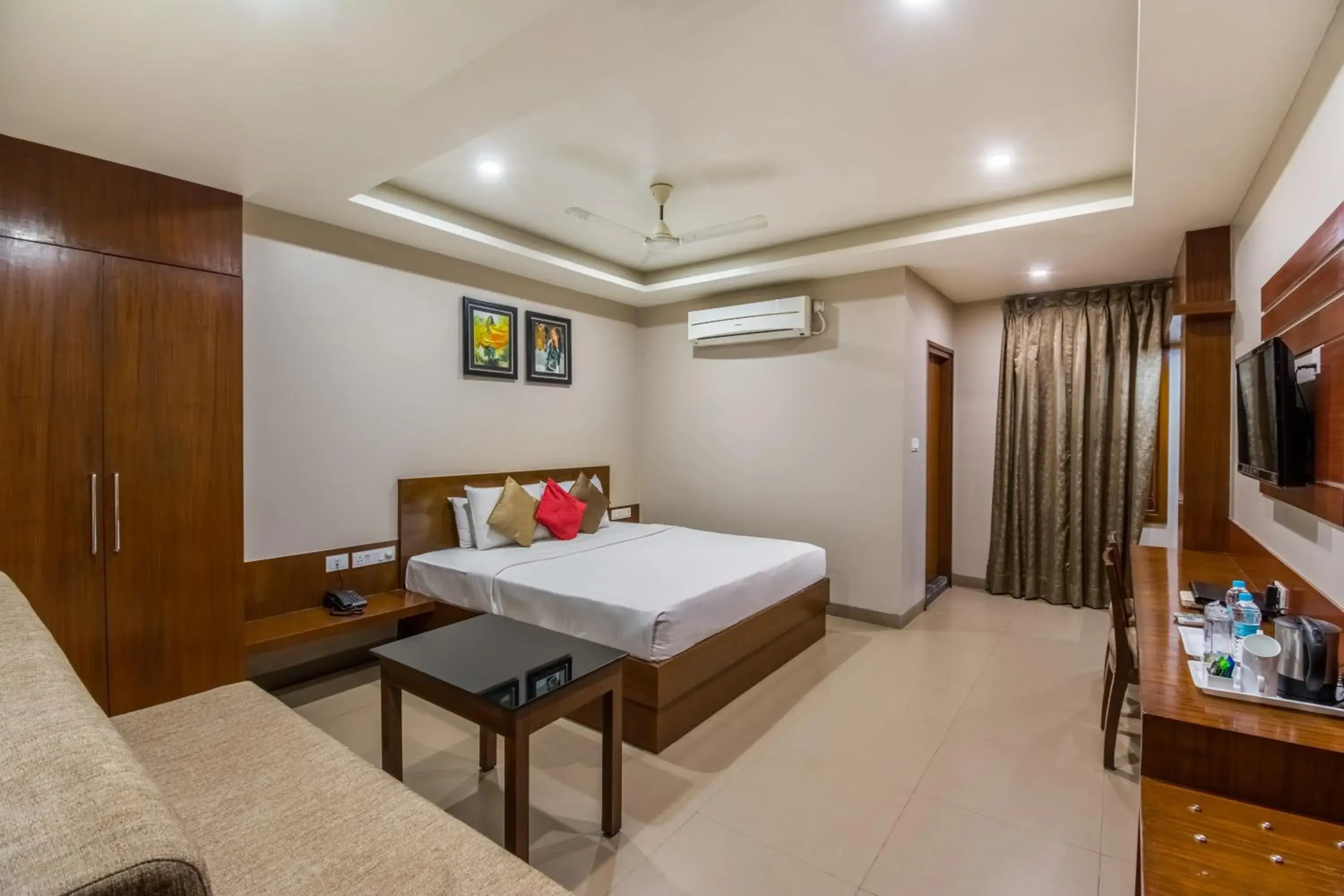 Photo of the whole room, Bed in Five Elements Photo of the whole room, Bed in Five Elements