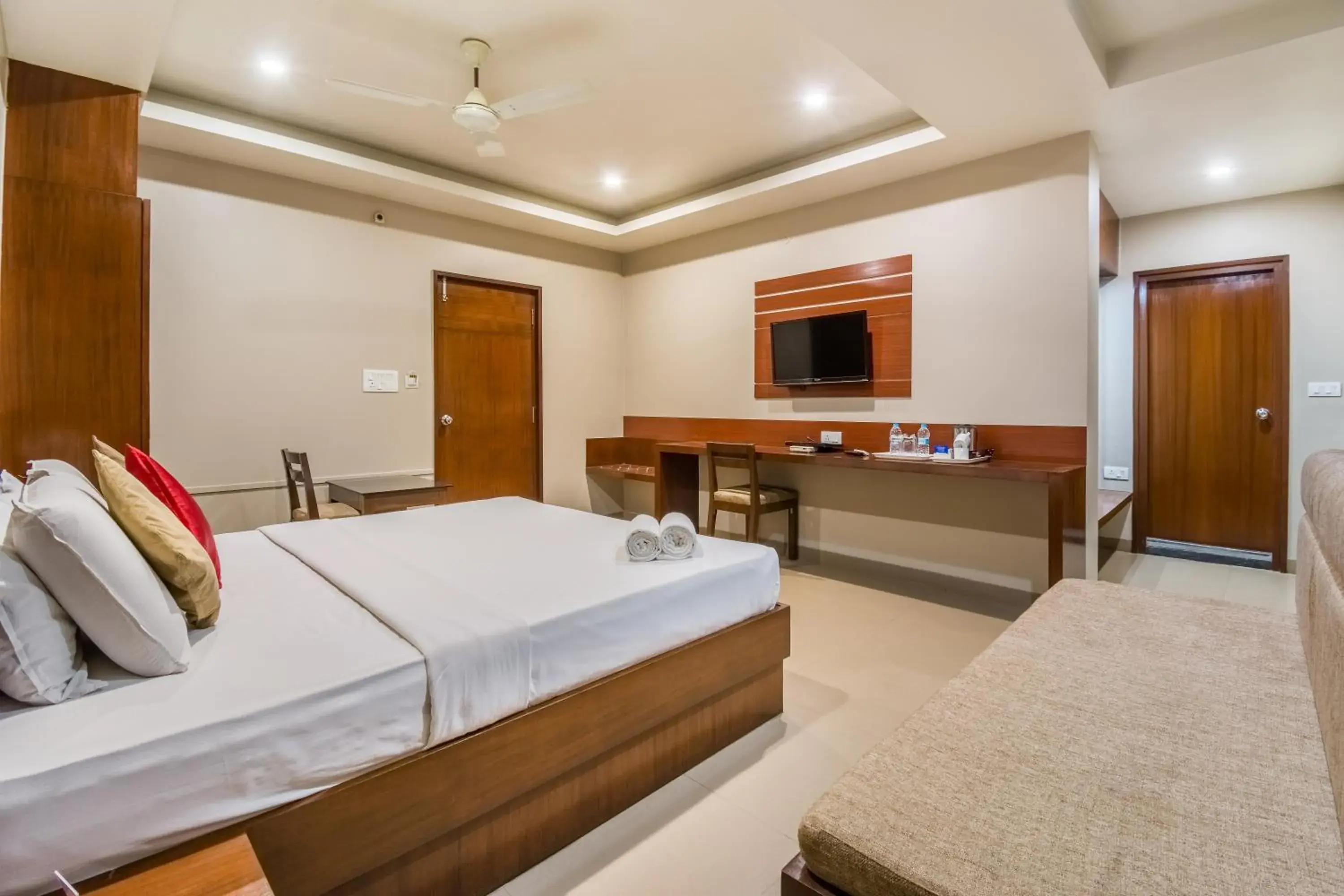 Photo of the whole room, Bed in Five Elements Photo of the whole room, Bed in Five Elements