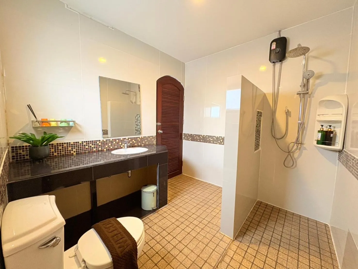 Bathroom in Talay Sai @ Thung Wua Laen