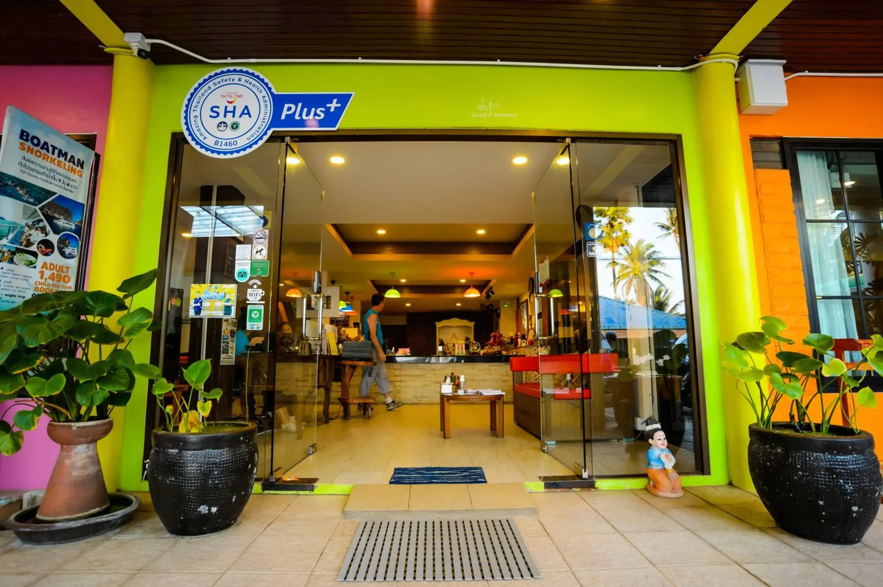 Facade/entrance in Talay Sai @ Thung Wua Laen Facade/entrance in Talay Sai @ Thung Wua Laen