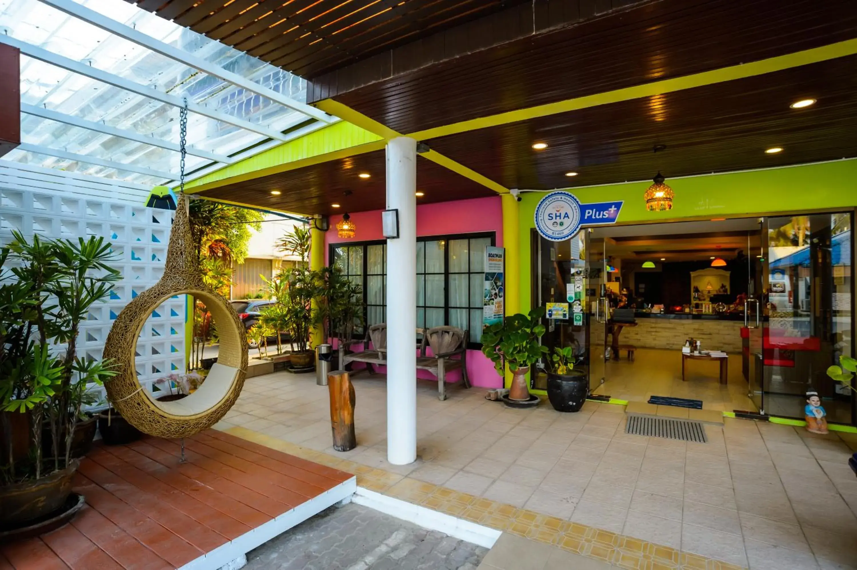 Facade/entrance in Talay Sai @ Thung Wua Laen Facade/entrance in Talay Sai @ Thung Wua Laen