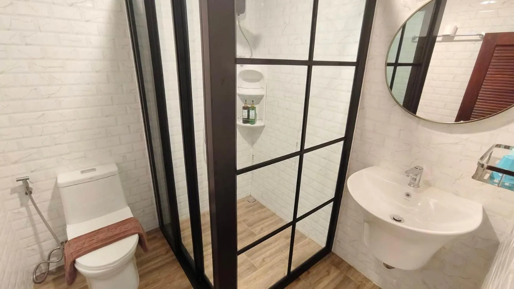 Bathroom in Talay Sai @ Thung Wua Laen