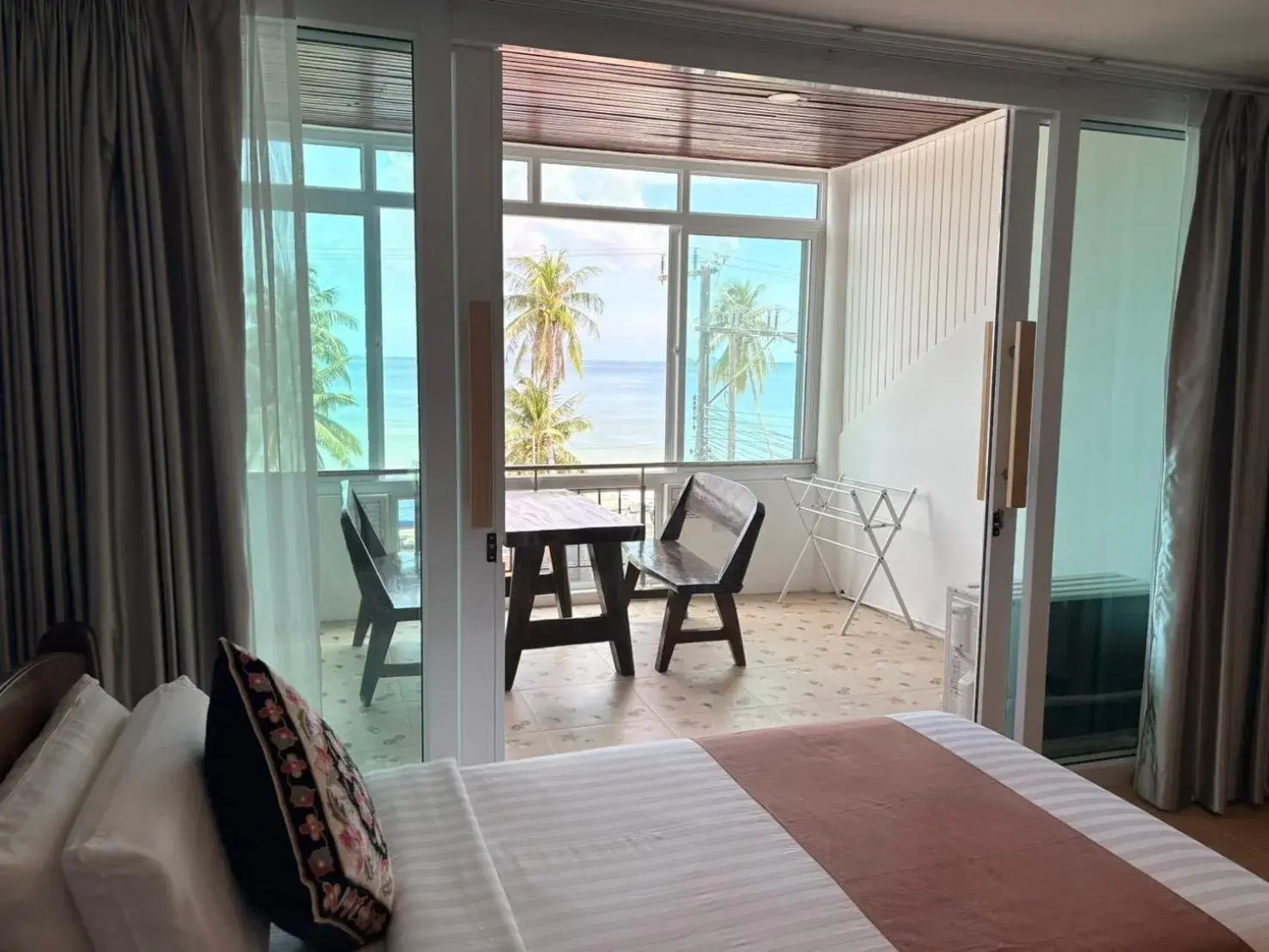 Balcony/Terrace, Bed in Talay Sai @ Thung Wua Laen Balcony/Terrace, Bed in Talay Sai @ Thung Wua Laen