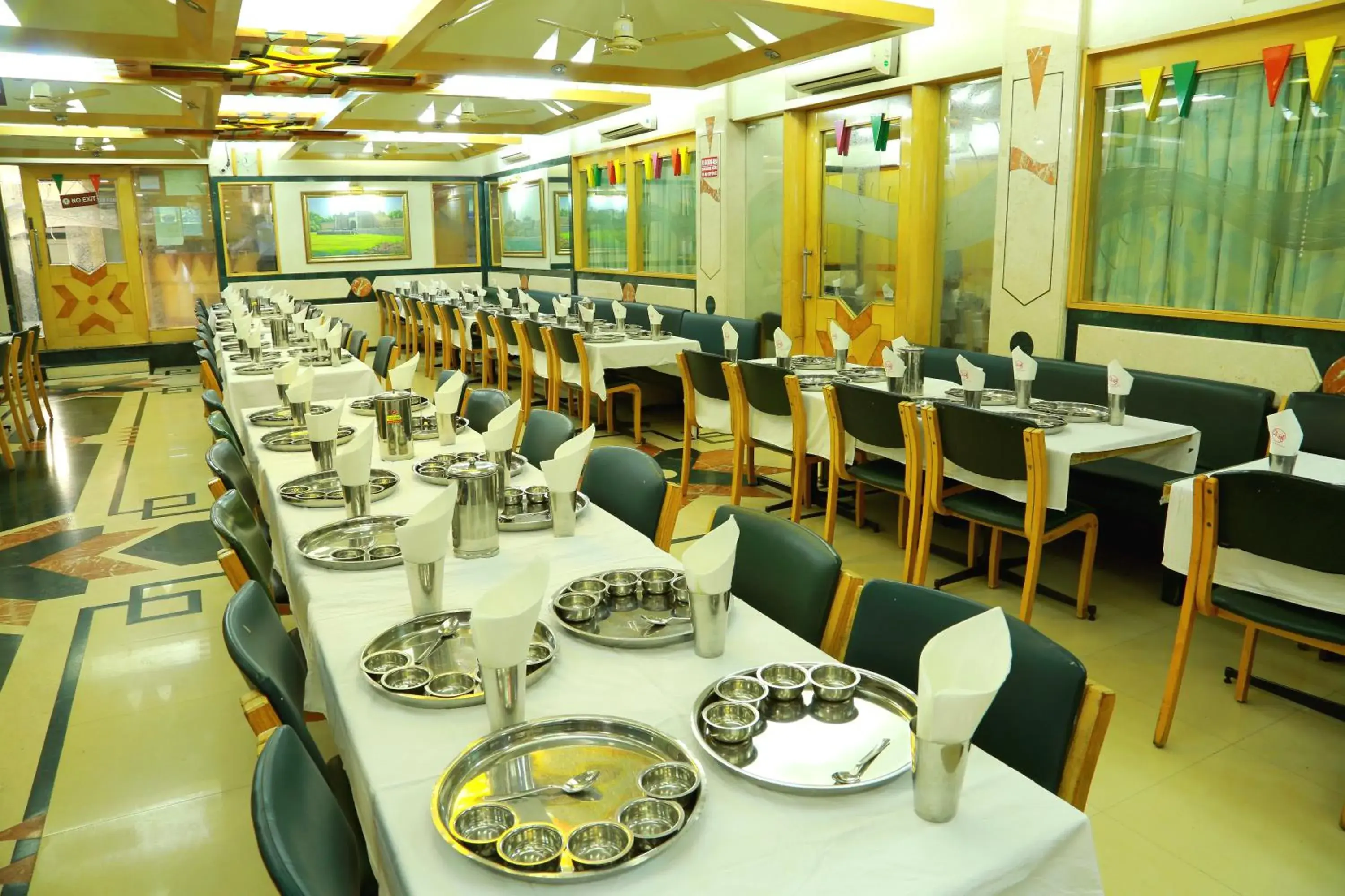 Restaurant/places to eat in Hotel Shreyas Restaurant/places to eat in Hotel Shreyas