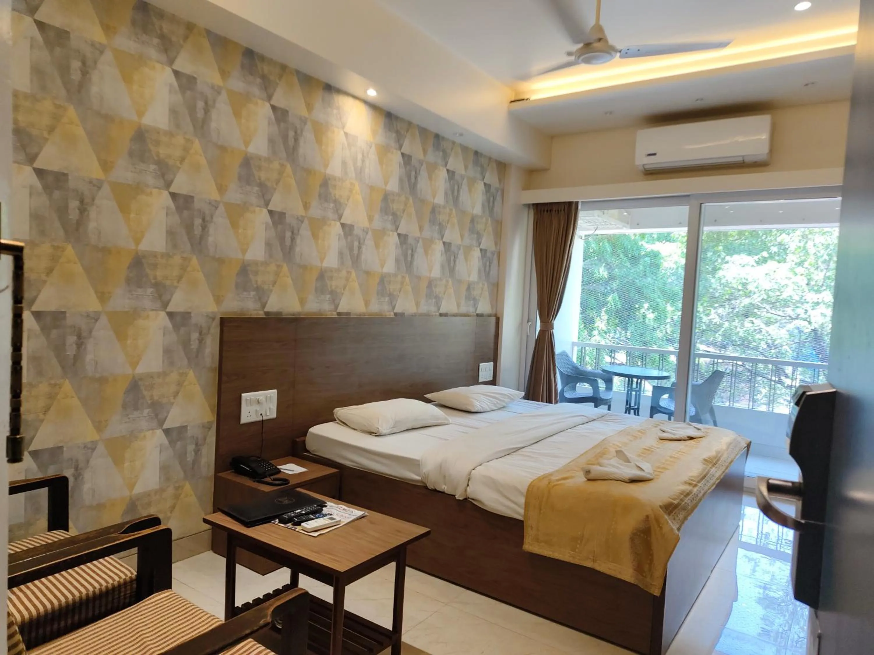 Photo of the whole room, Bed in Hotel Shreyas