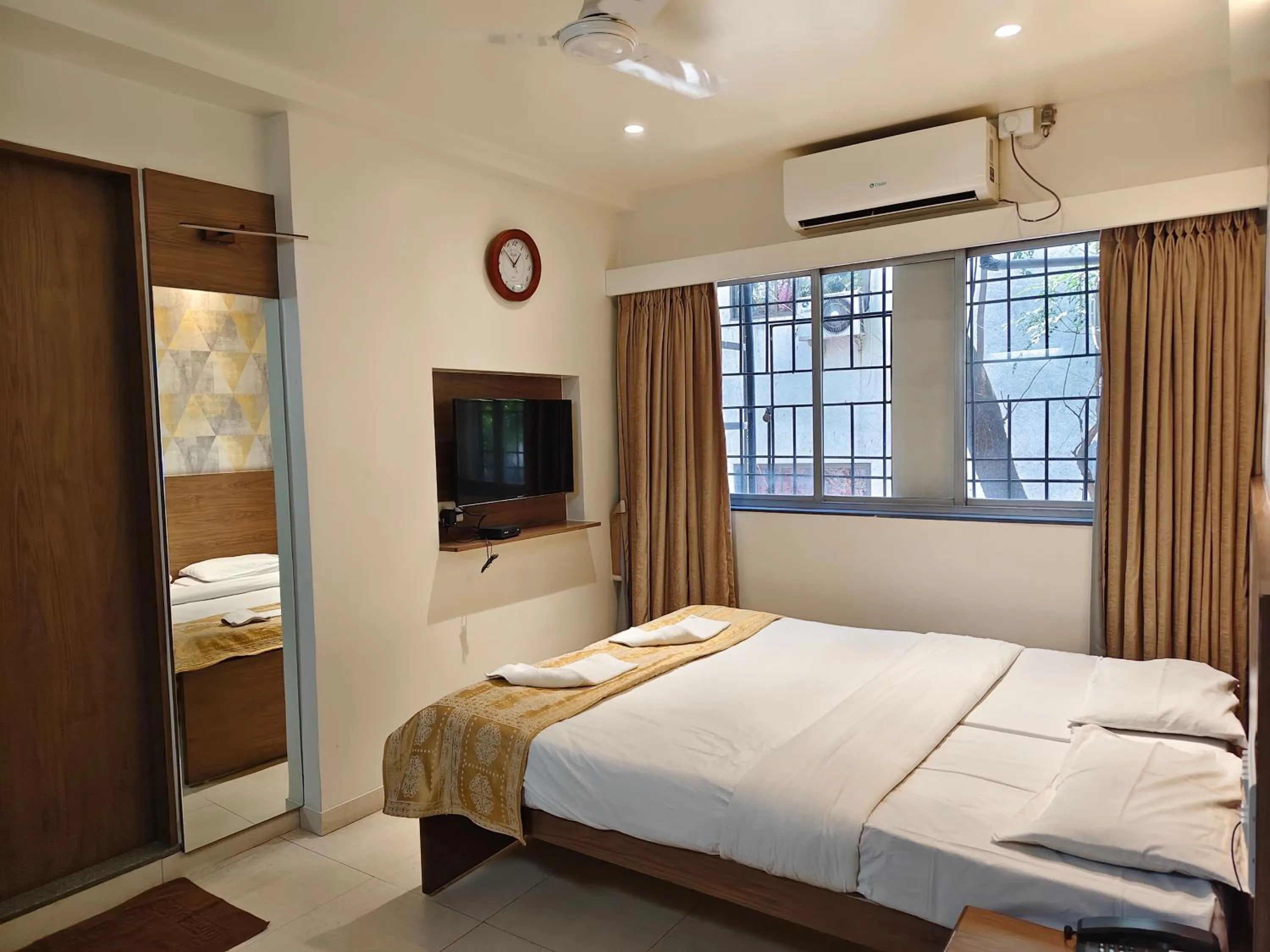 Bed in Hotel Shreyas