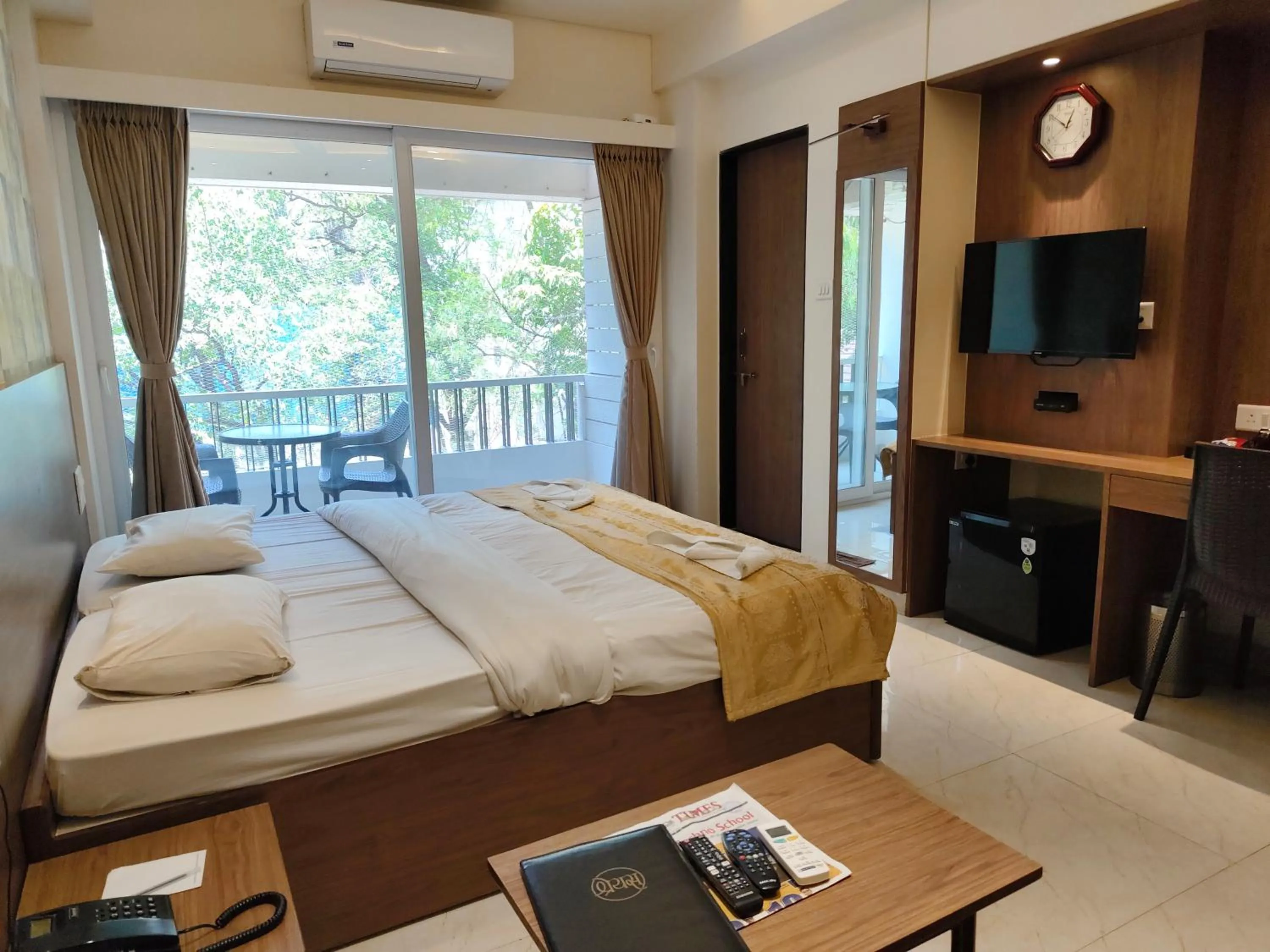 Bed in Hotel Shreyas