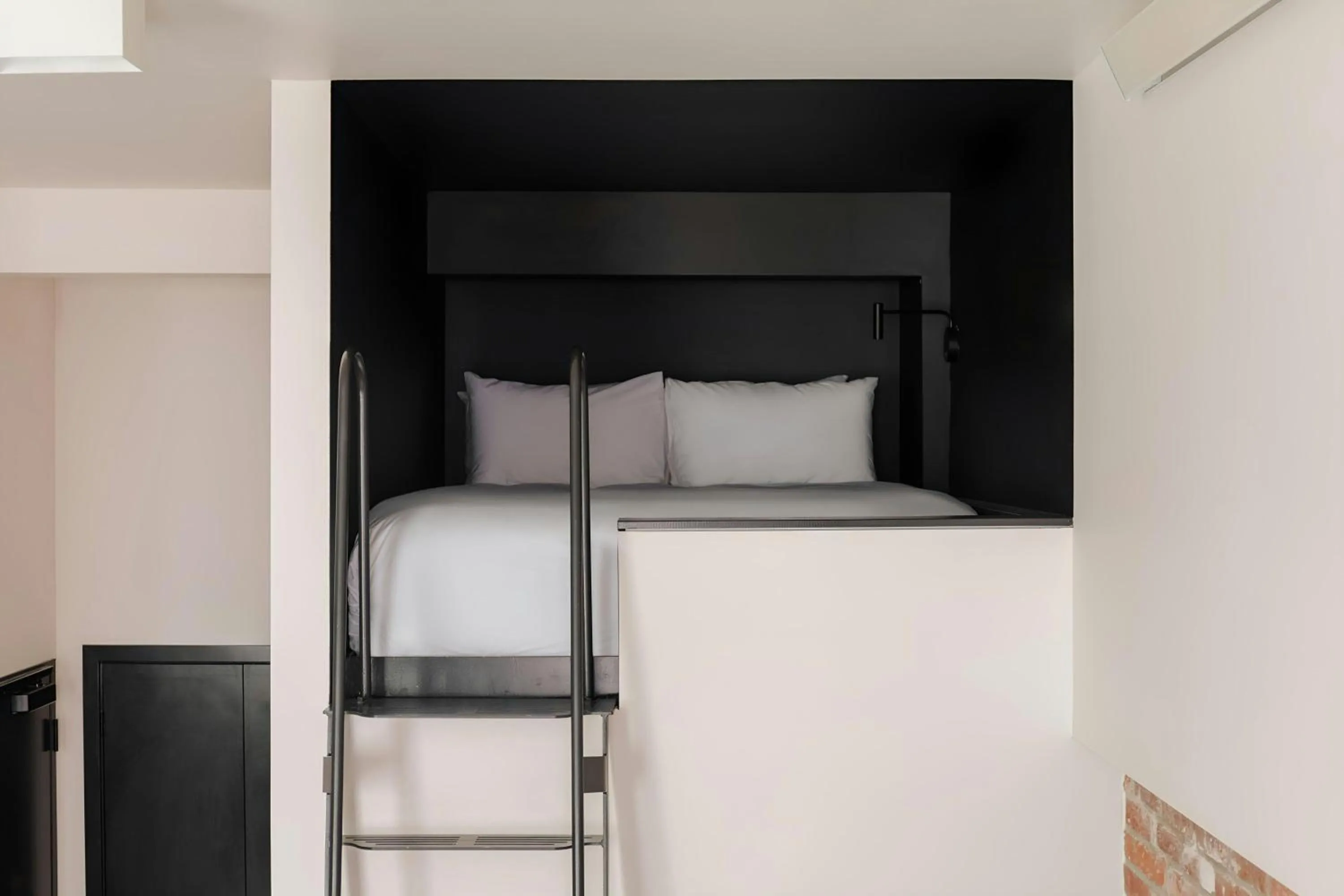 Photo of the whole room, Bed in Sonder by Marriott Bonvoy RailSpur Apartments Pioneer Square